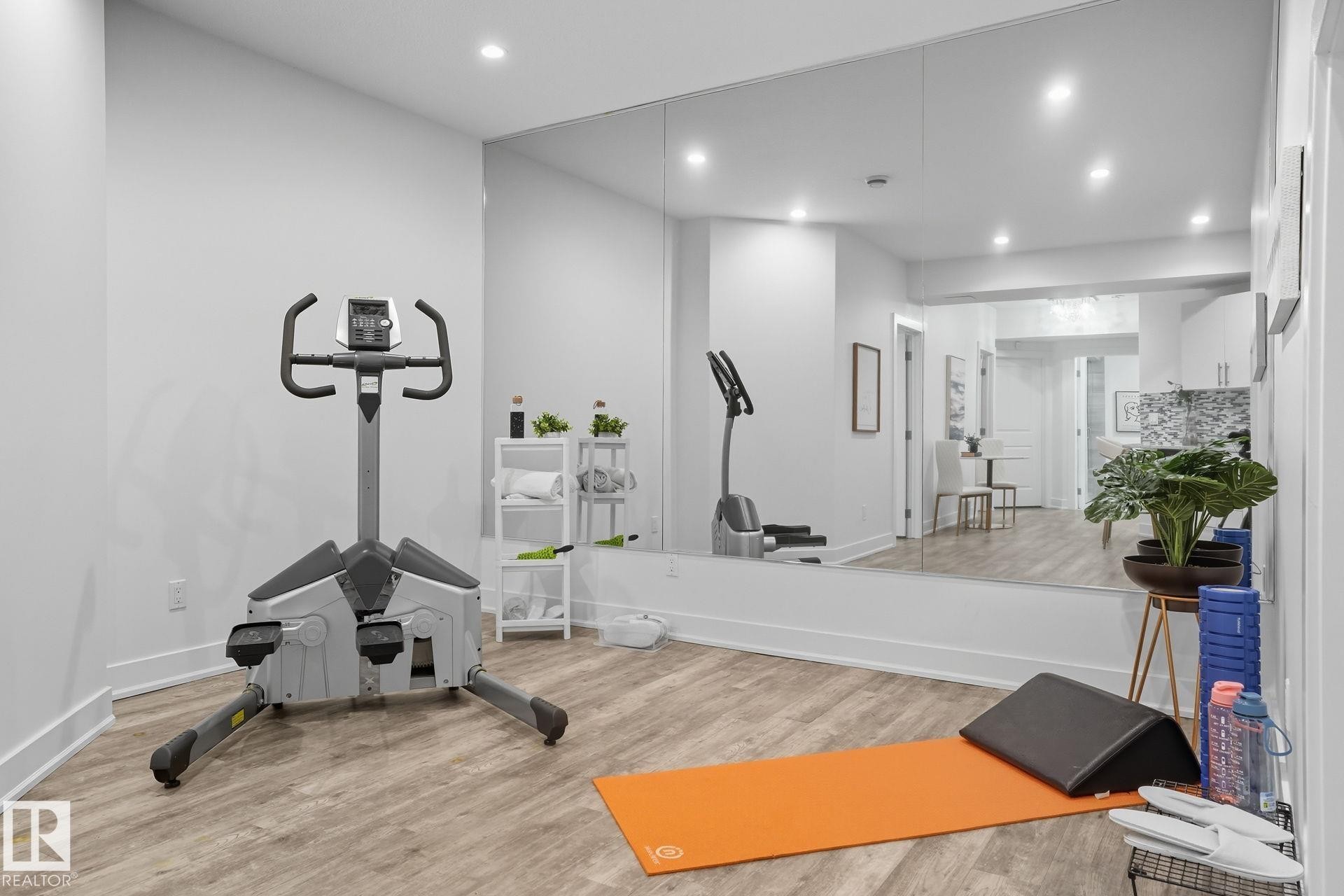 971 Summerside Link, Edmonton, AB - Indoor Photo Showing Gym Room