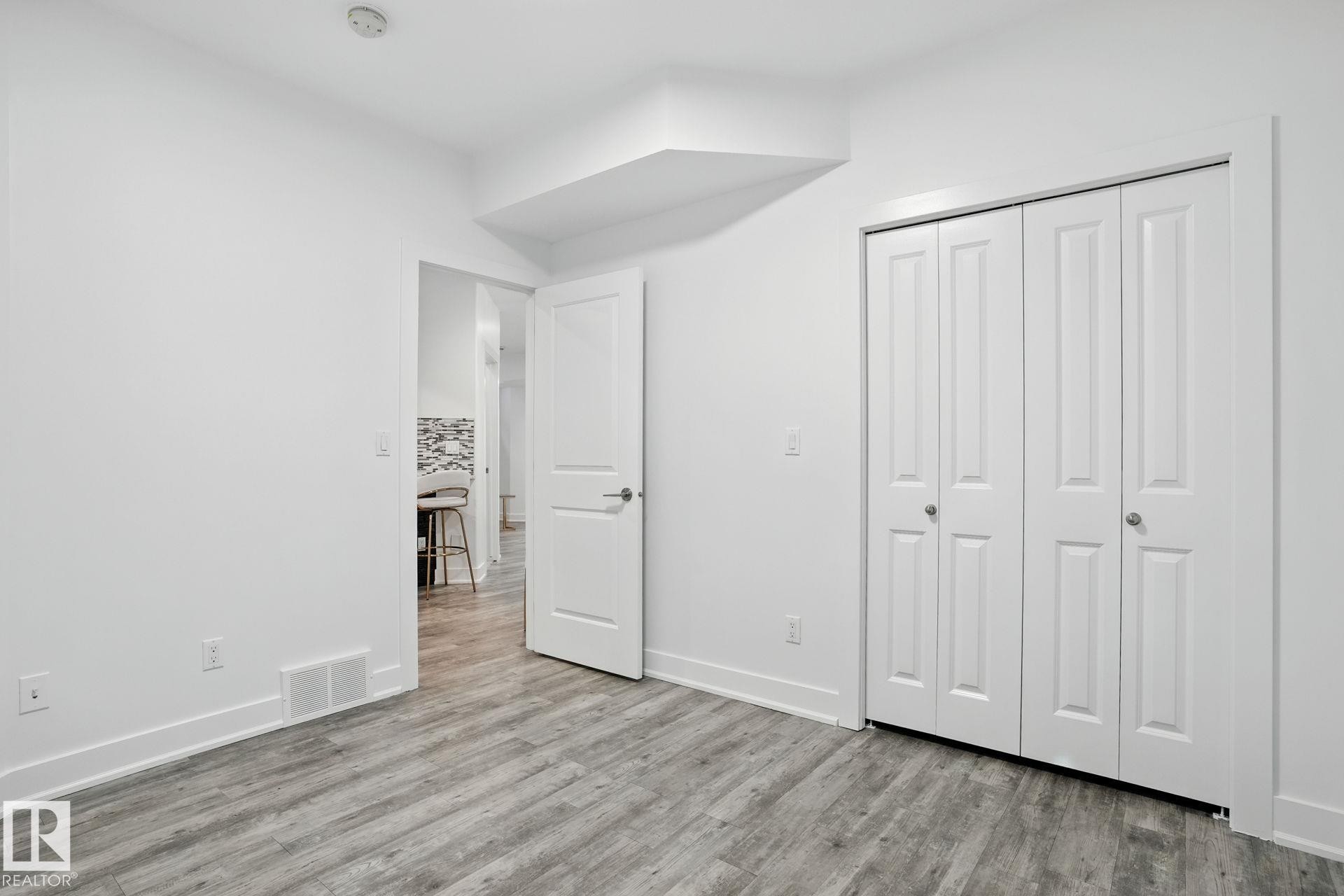 971 Summerside Link, Edmonton, AB - Indoor Photo Showing Other Room