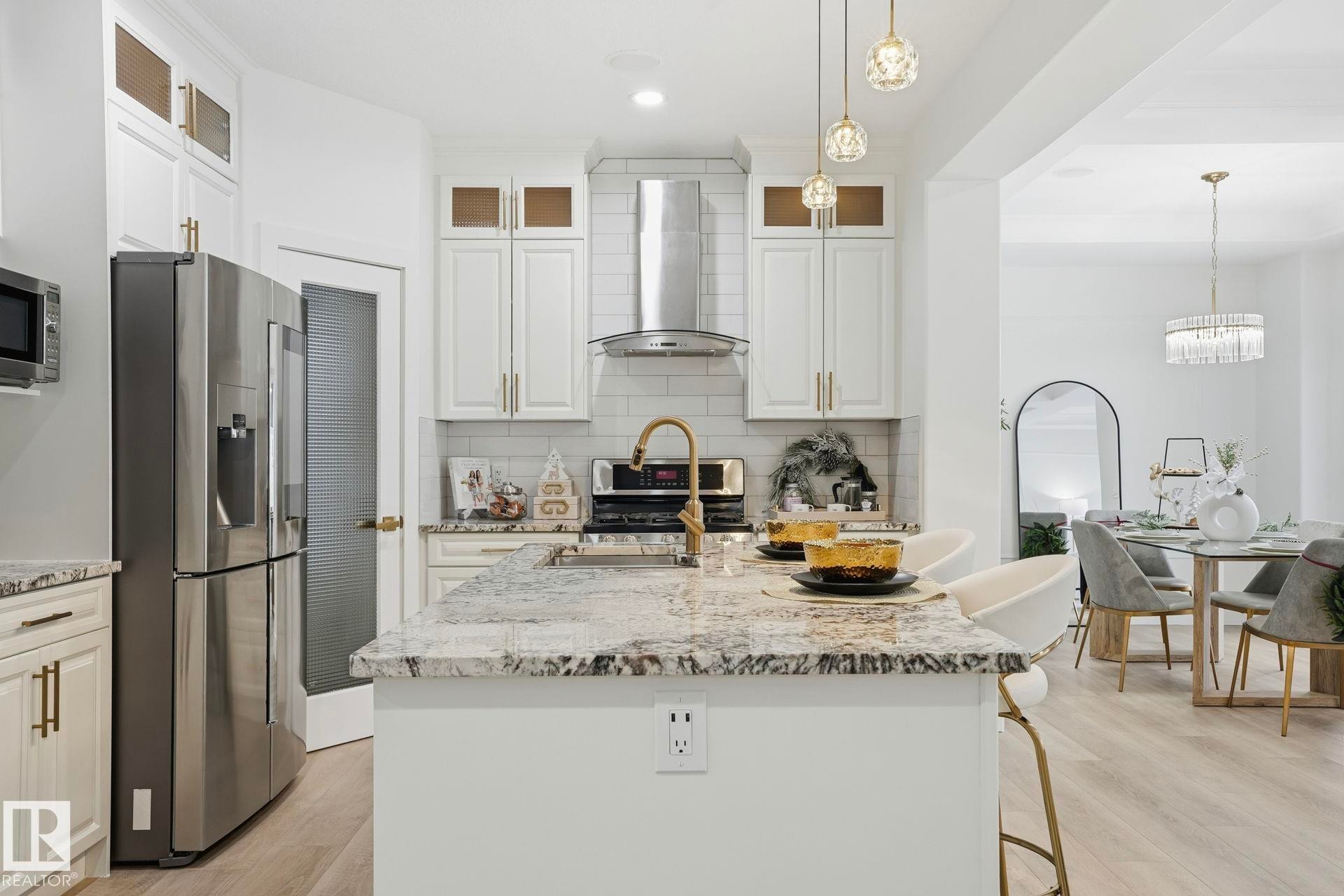 971 Summerside Link, Edmonton, AB - Indoor Photo Showing Kitchen With Upgraded Kitchen