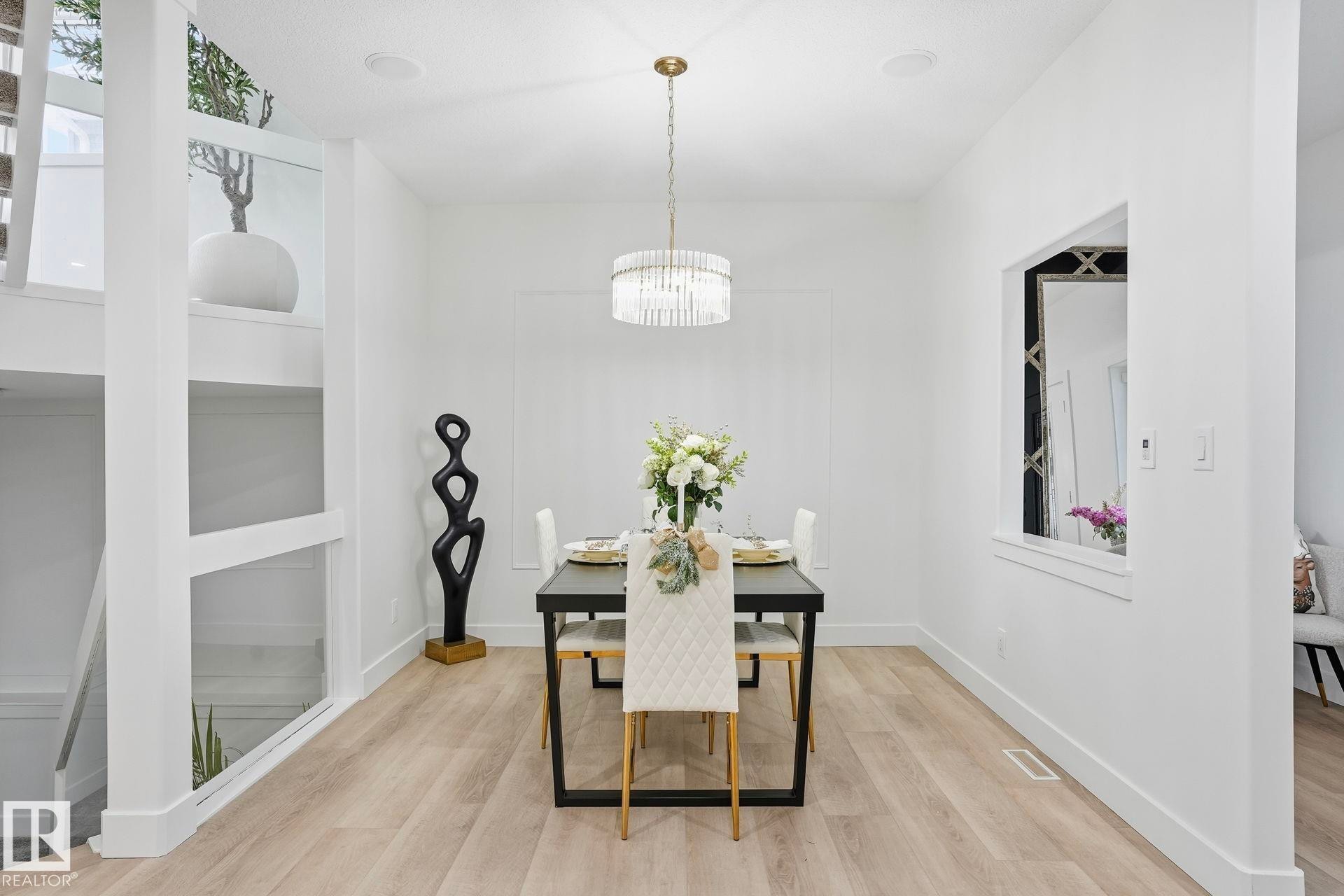 971 Summerside Link, Edmonton, AB - Indoor Photo Showing Dining Room