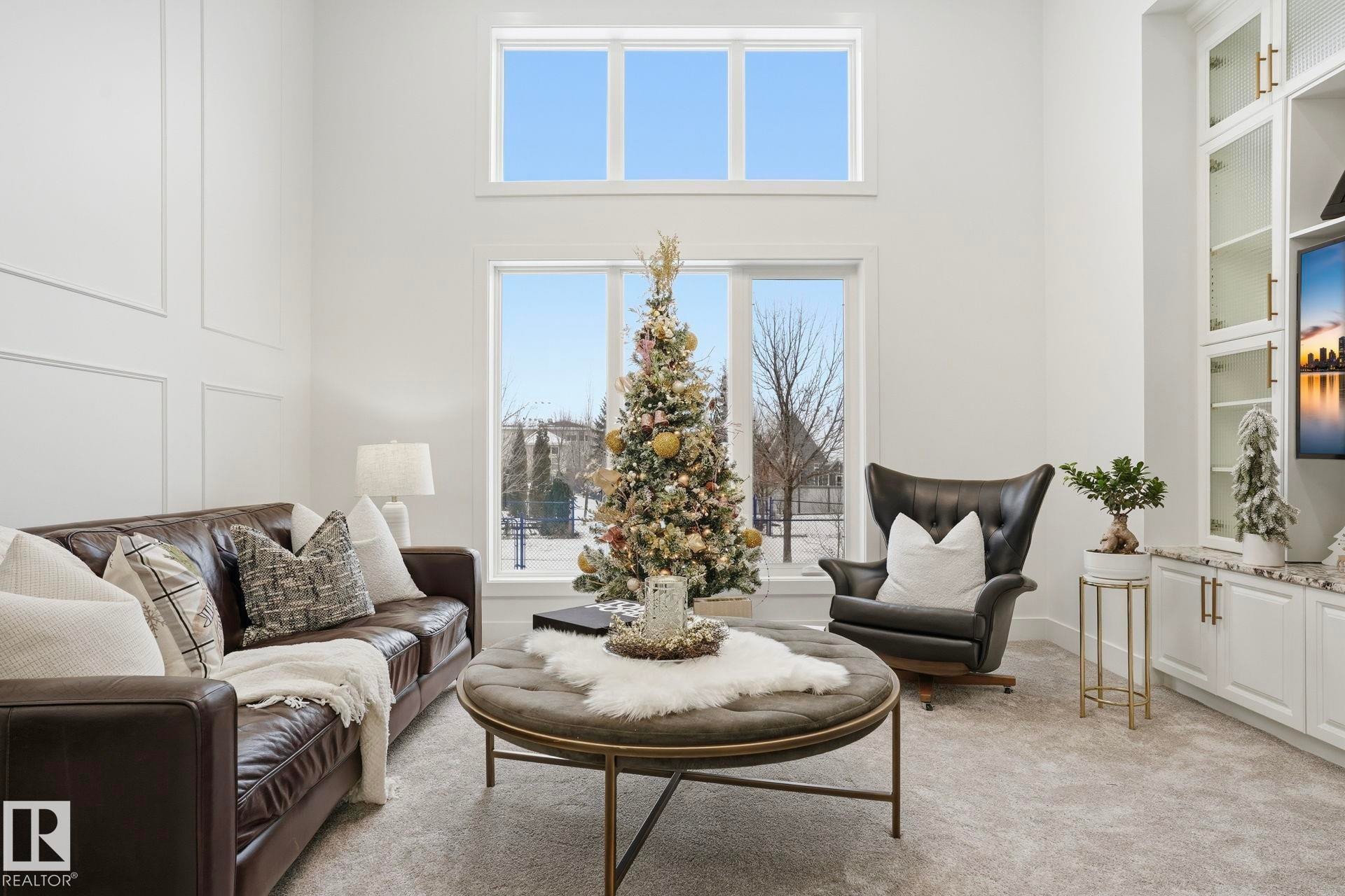 971 Summerside Link, Edmonton, AB - Indoor Photo Showing Living Room