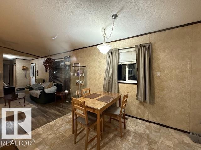 140 Willow Park Estates, Leduc, AB - Indoor Photo Showing Other Room