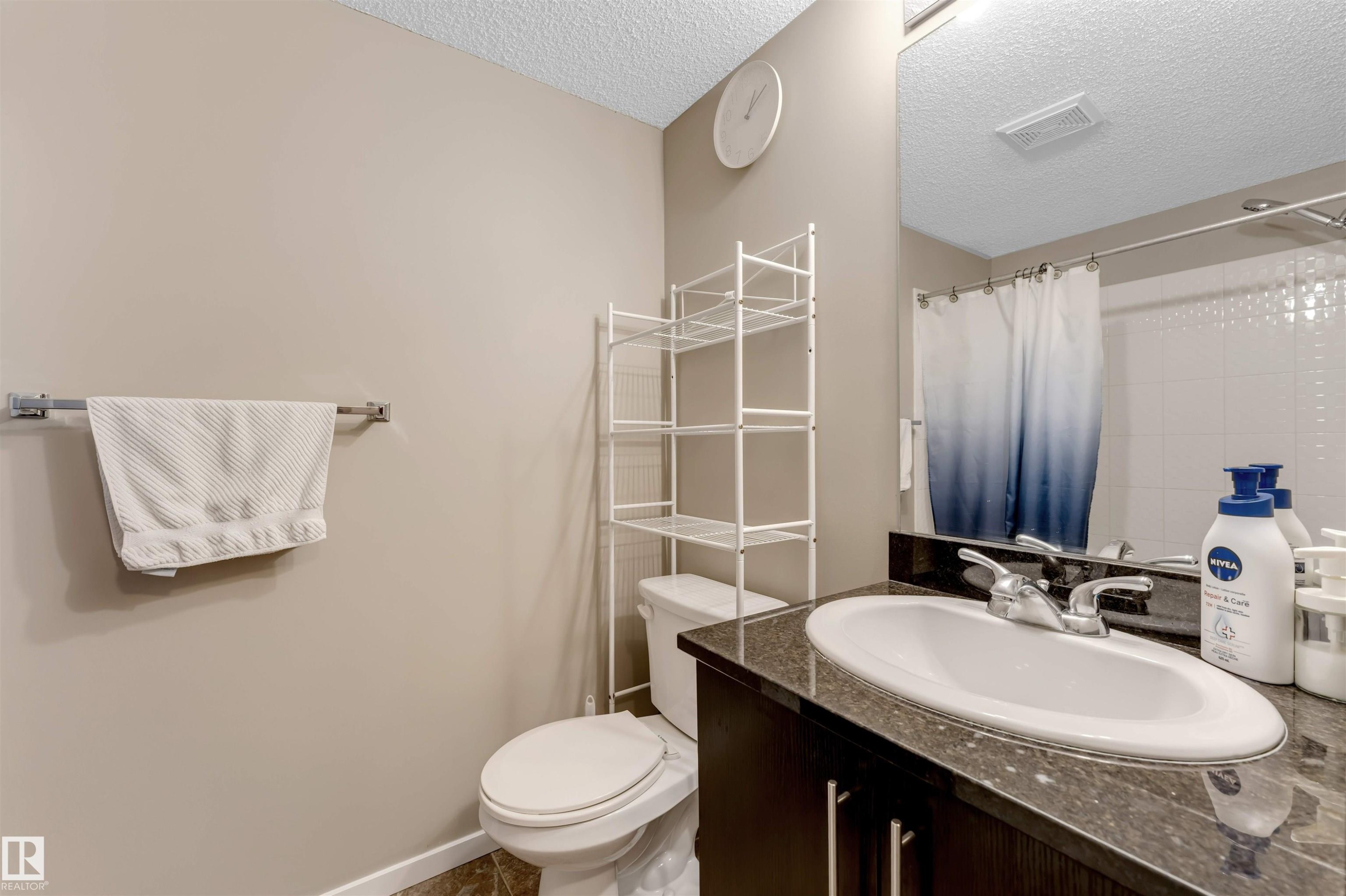 203 1510 Watt Drive, Edmonton, AB - Indoor Photo Showing Bathroom