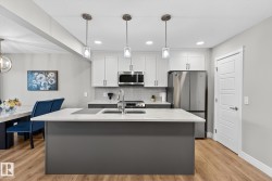 7820 KORULUK LINK Link Edmonton, AB T6W 4V1