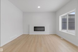 6385 King Wynd Edmonton, AB T6W 5J3