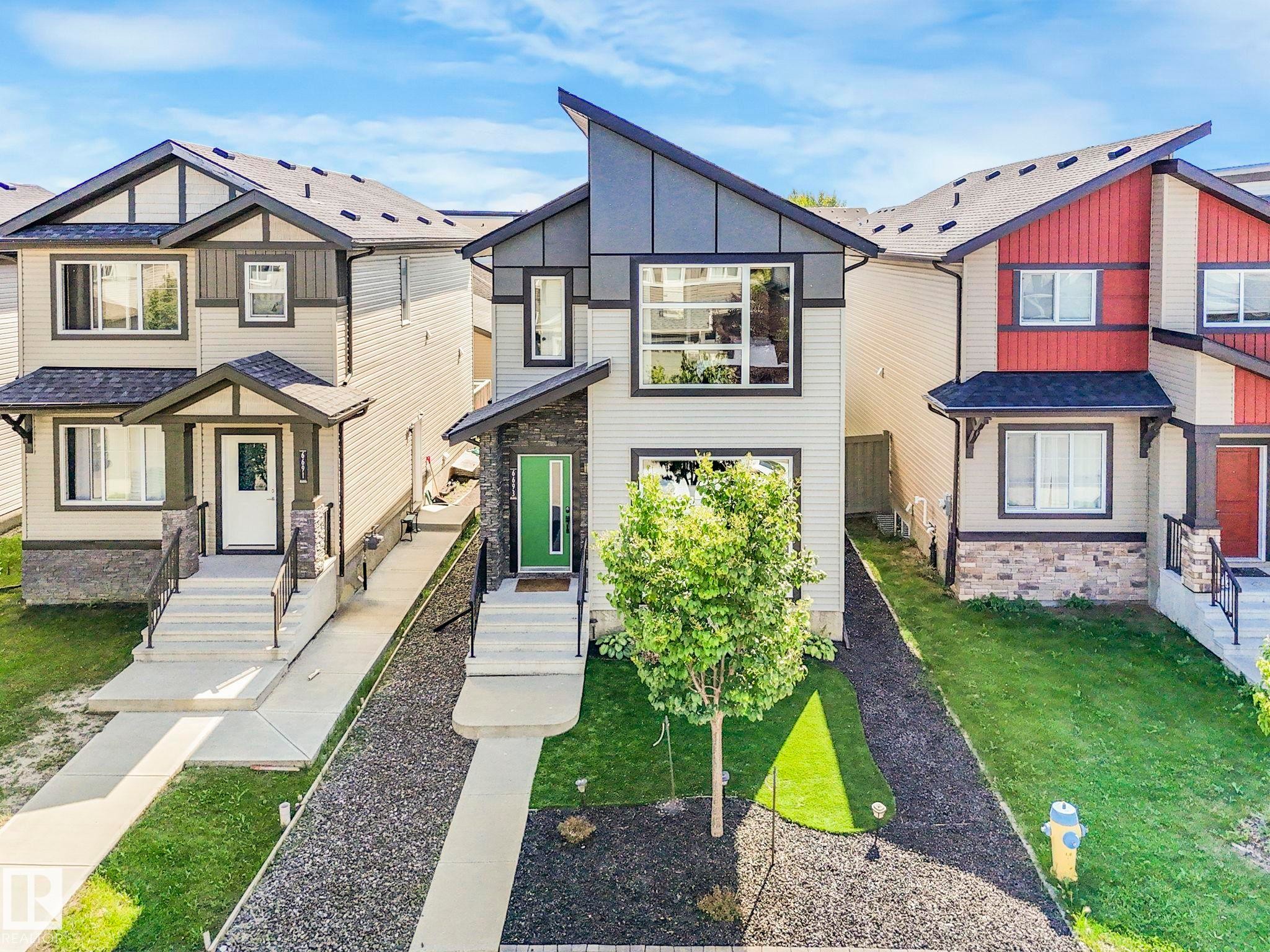 6693 Cardinal Road, Edmonton, AB - Outdoor With Facade