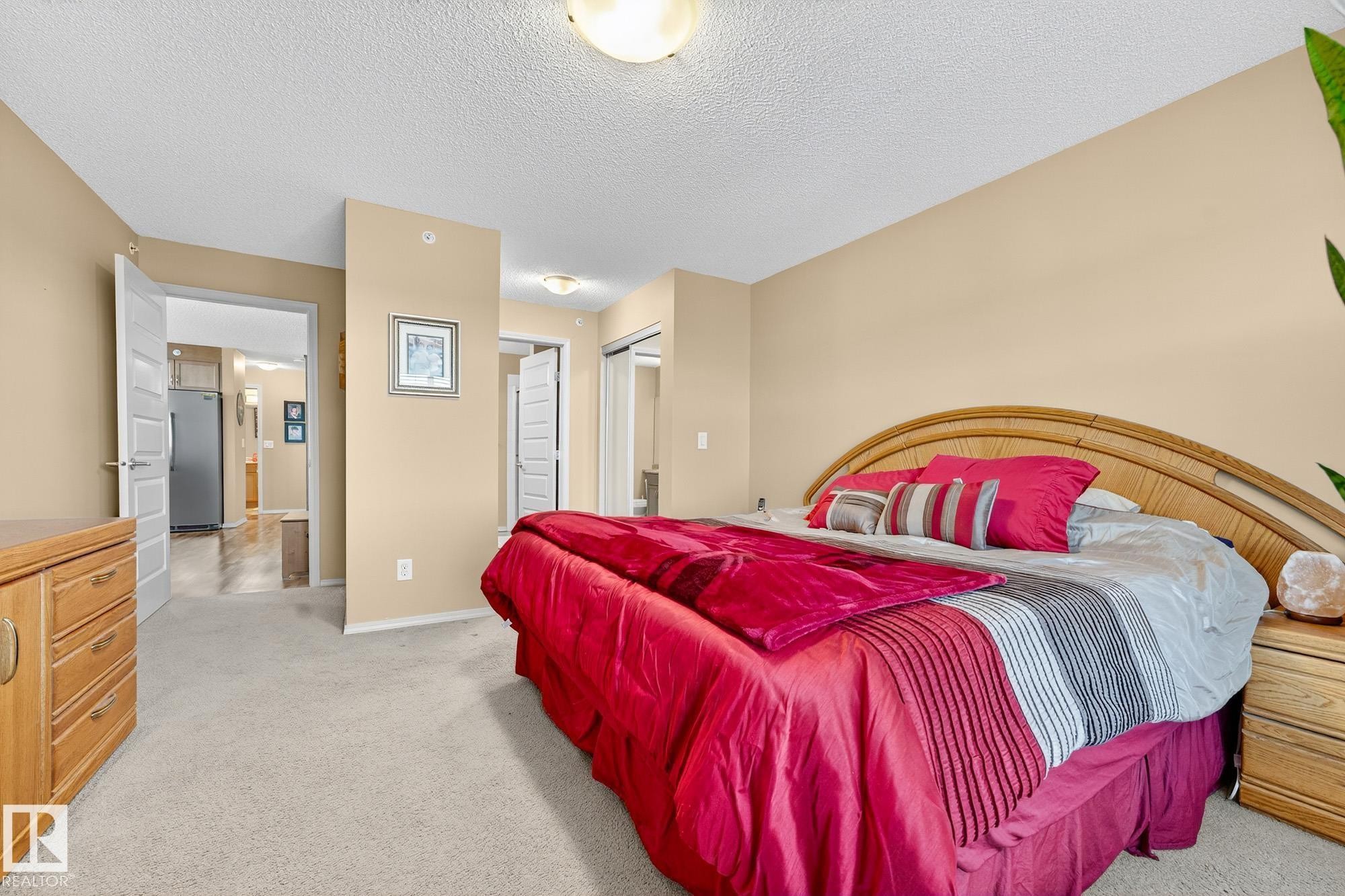 402 6070 Schonsee Way, Edmonton, AB - Indoor Photo Showing Bedroom