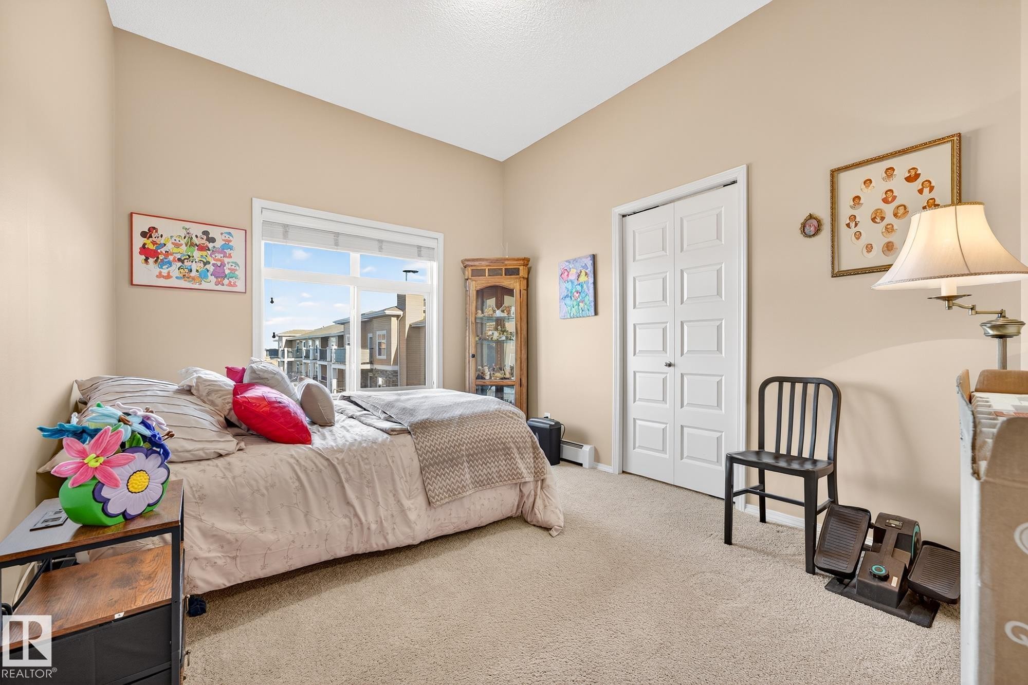 402 6070 Schonsee Way, Edmonton, AB - Indoor Photo Showing Bedroom