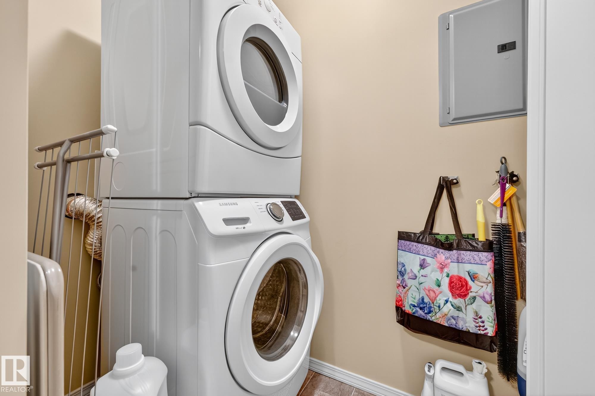 402 6070 Schonsee Way, Edmonton, AB - Indoor Photo Showing Laundry Room