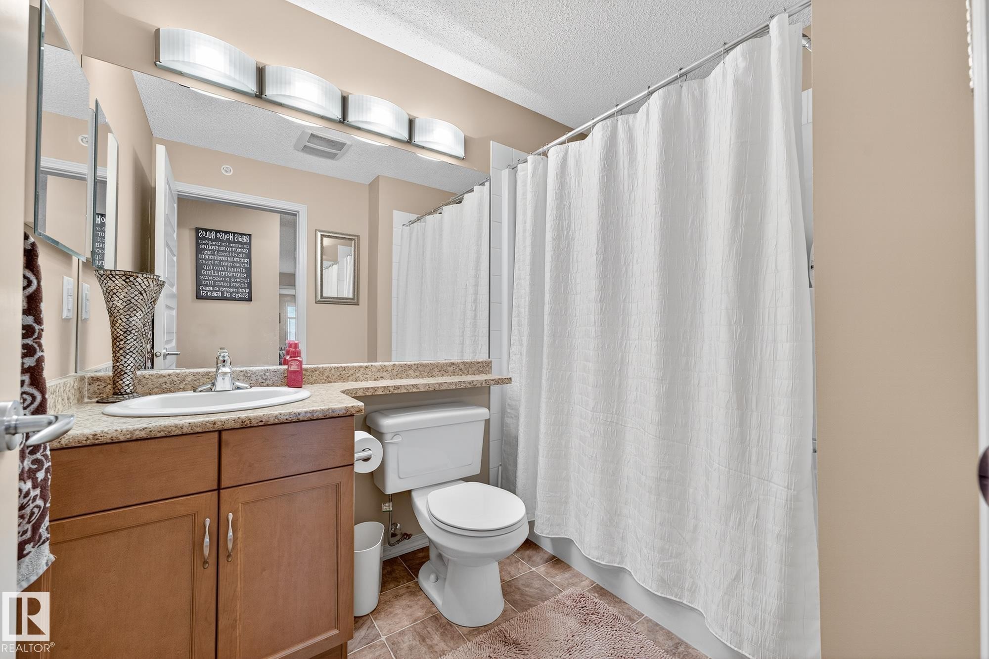 402 6070 Schonsee Way, Edmonton, AB - Indoor Photo Showing Bathroom