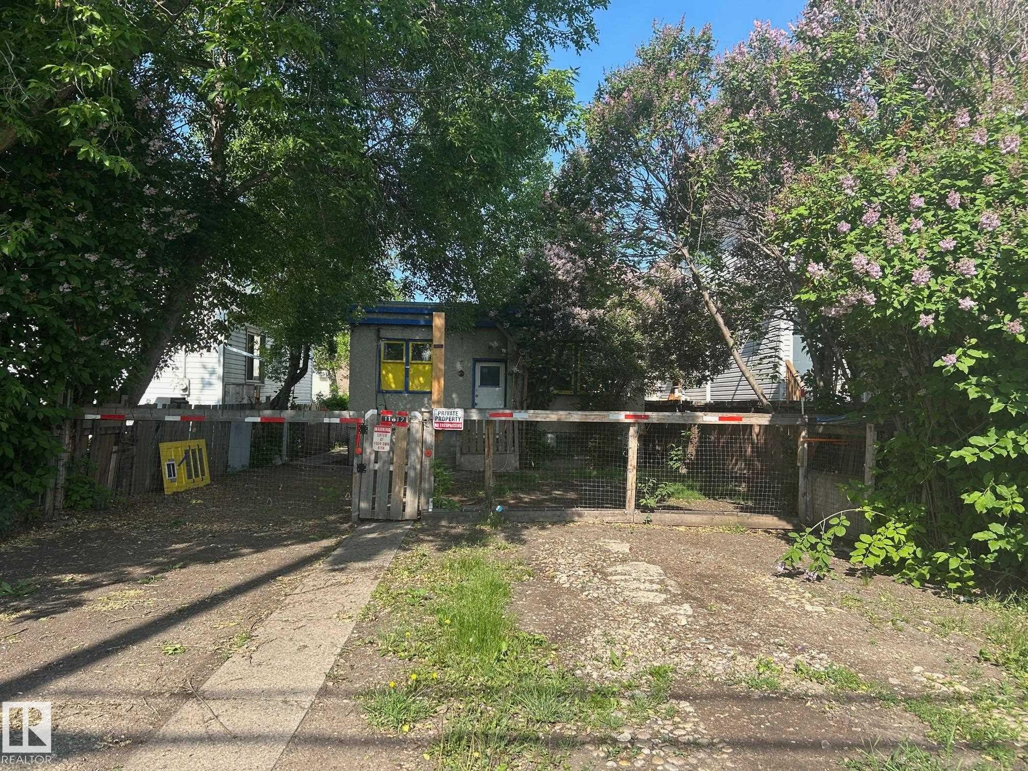 Edmonton, AB - Outdoor