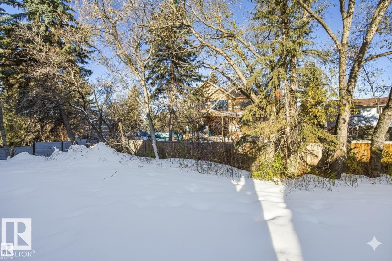 View of snowy yard - 12304 39 Avenue, Edmonton, AB - Outdoor