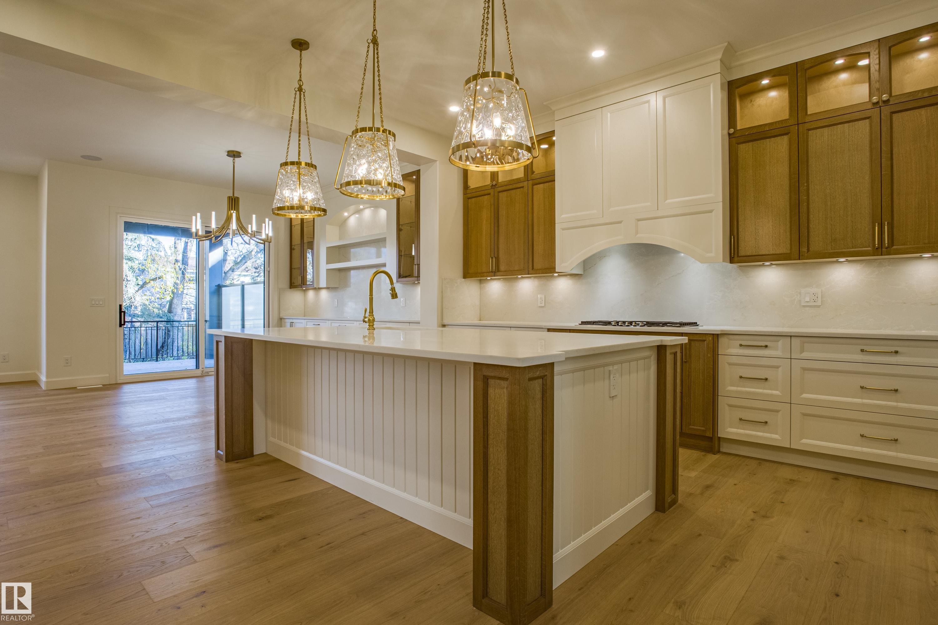 12304 39 Avenue, Edmonton, AB - Indoor Photo Showing Kitchen