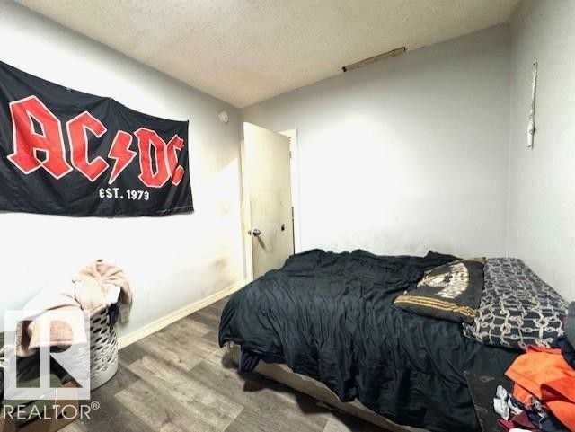 11202 96 Street, Edmonton, AB - Indoor Photo Showing Bedroom