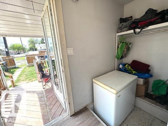 11202 96 Street, Edmonton, AB - Indoor