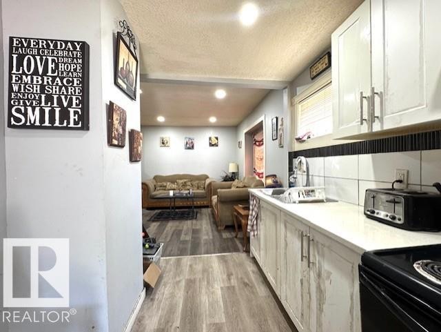 11202 96 Street, Edmonton, AB - Indoor Photo Showing Kitchen