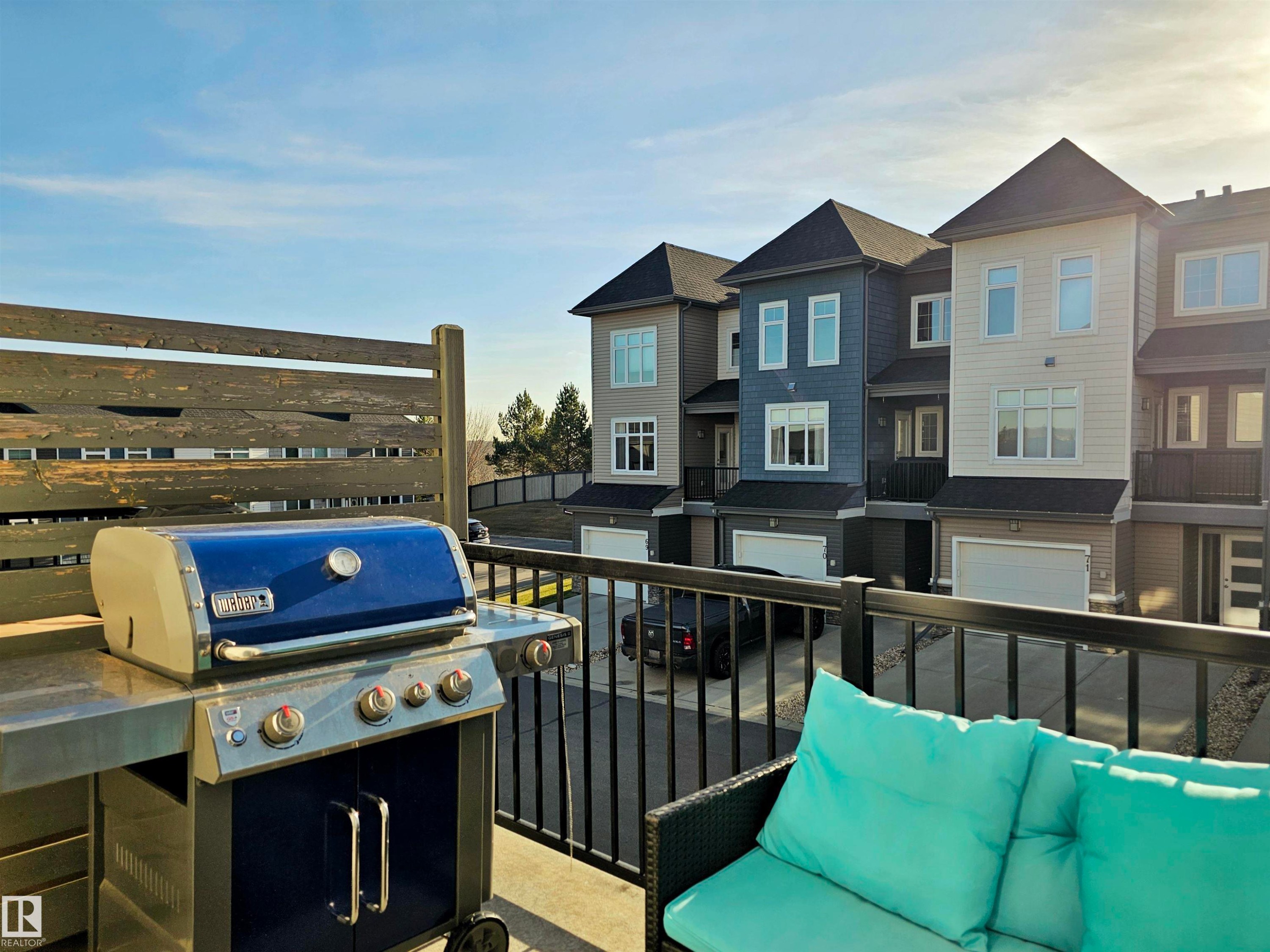 Balcony with area for grilling, a residential view, and an outdoor living space - 83 600 Bellerose Drive, St. Albert, AB - Outdoor