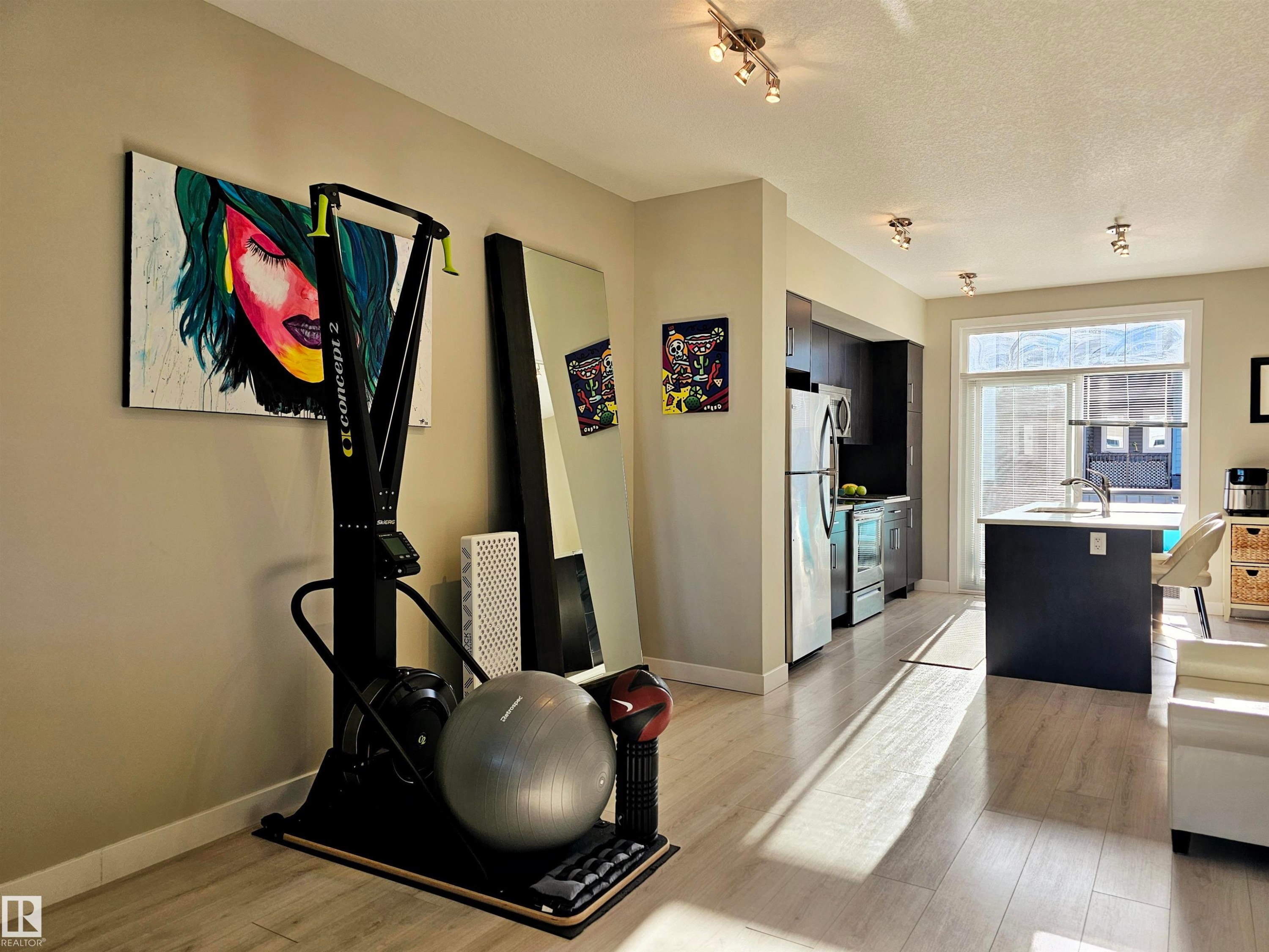 83 600 Bellerose Drive, St. Albert, AB - Indoor