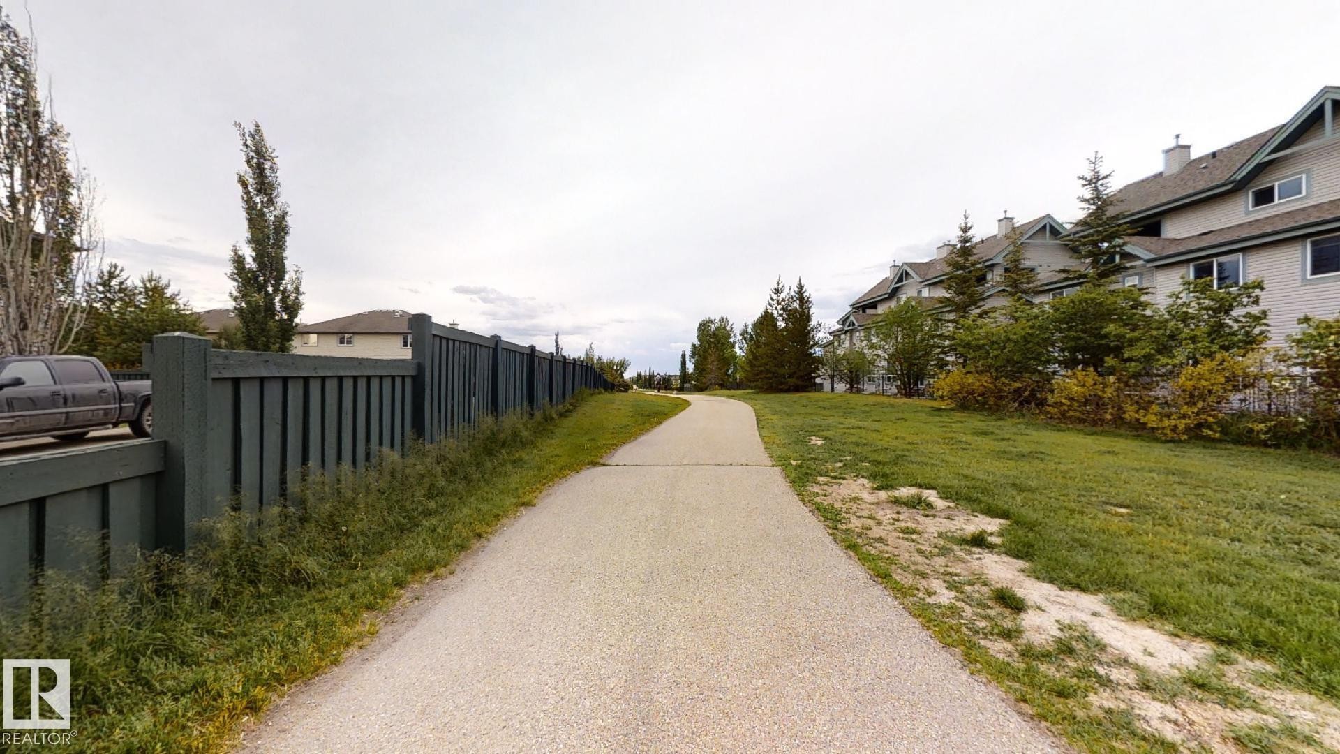 18 12050 17 Avenue, Edmonton, AB - Outdoor