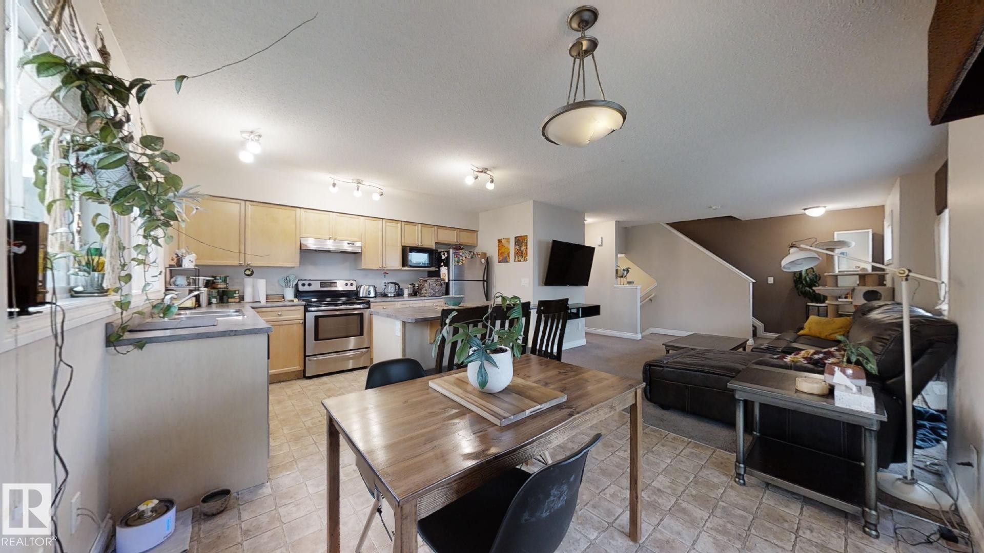 18 12050 17 Avenue, Edmonton, AB - Indoor