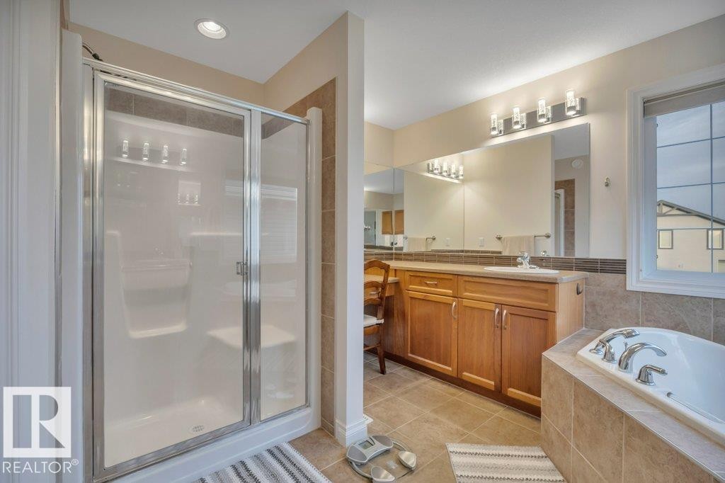 827 Southfork Green, Leduc, AB - Indoor Photo Showing Bathroom