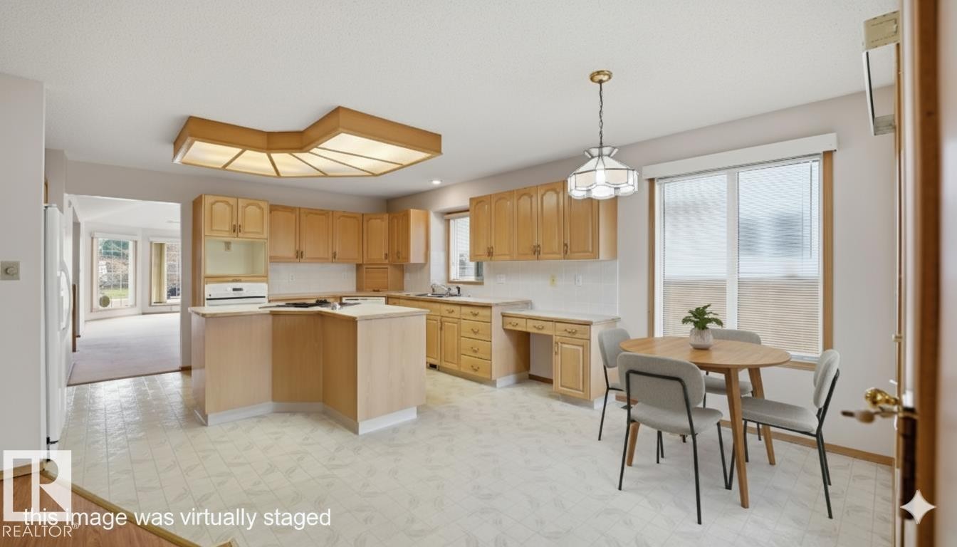 Edmonton, AB - Indoor Photo Showing Other Room