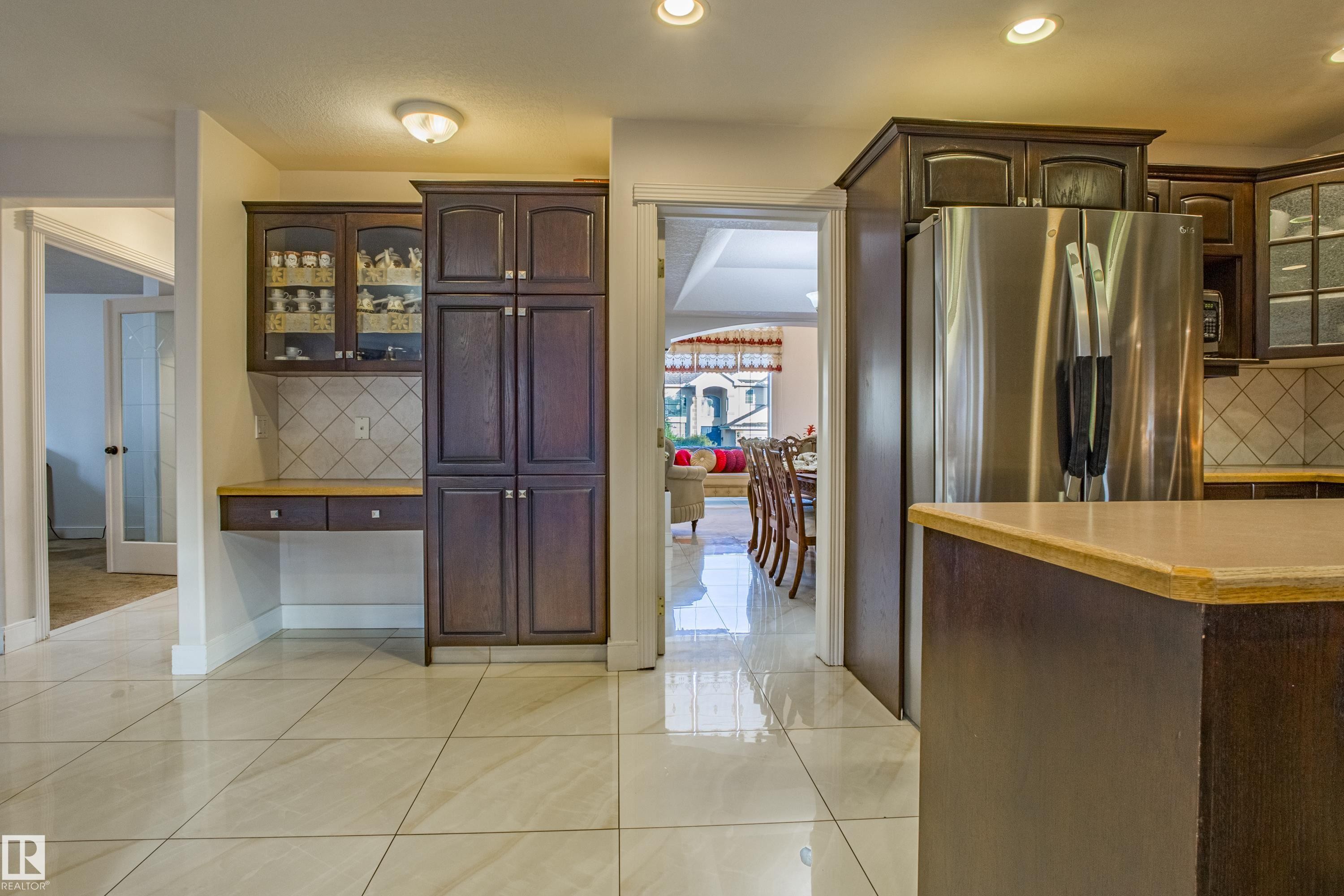 247 Lindsay Crescent, Edmonton, AB - Indoor