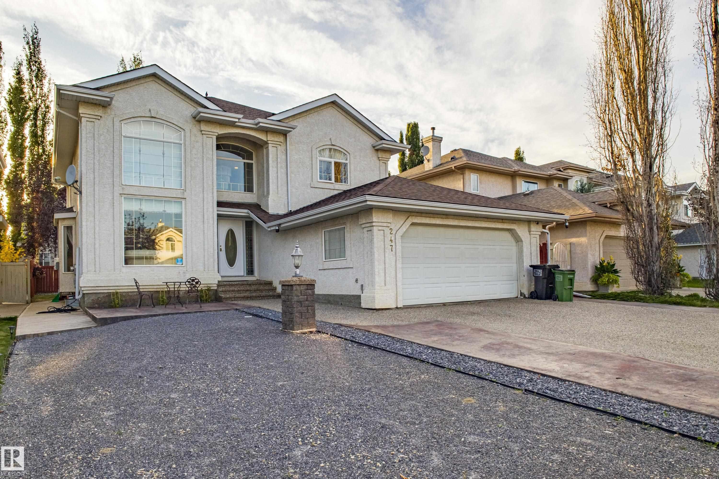 247 Lindsay Crescent, Edmonton, AB - Outdoor With Facade