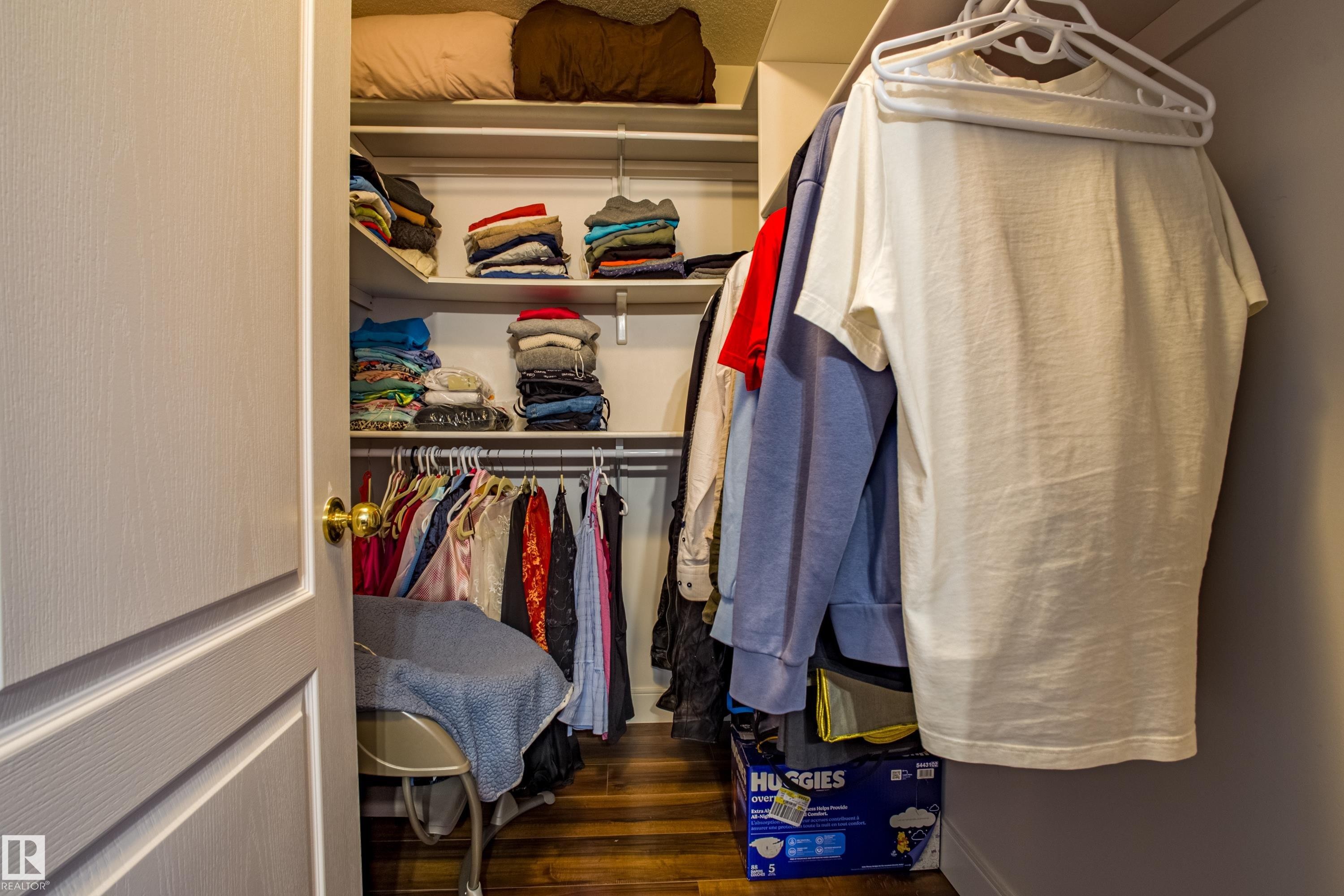 247 Lindsay Crescent, Edmonton, AB - Indoor With Storage