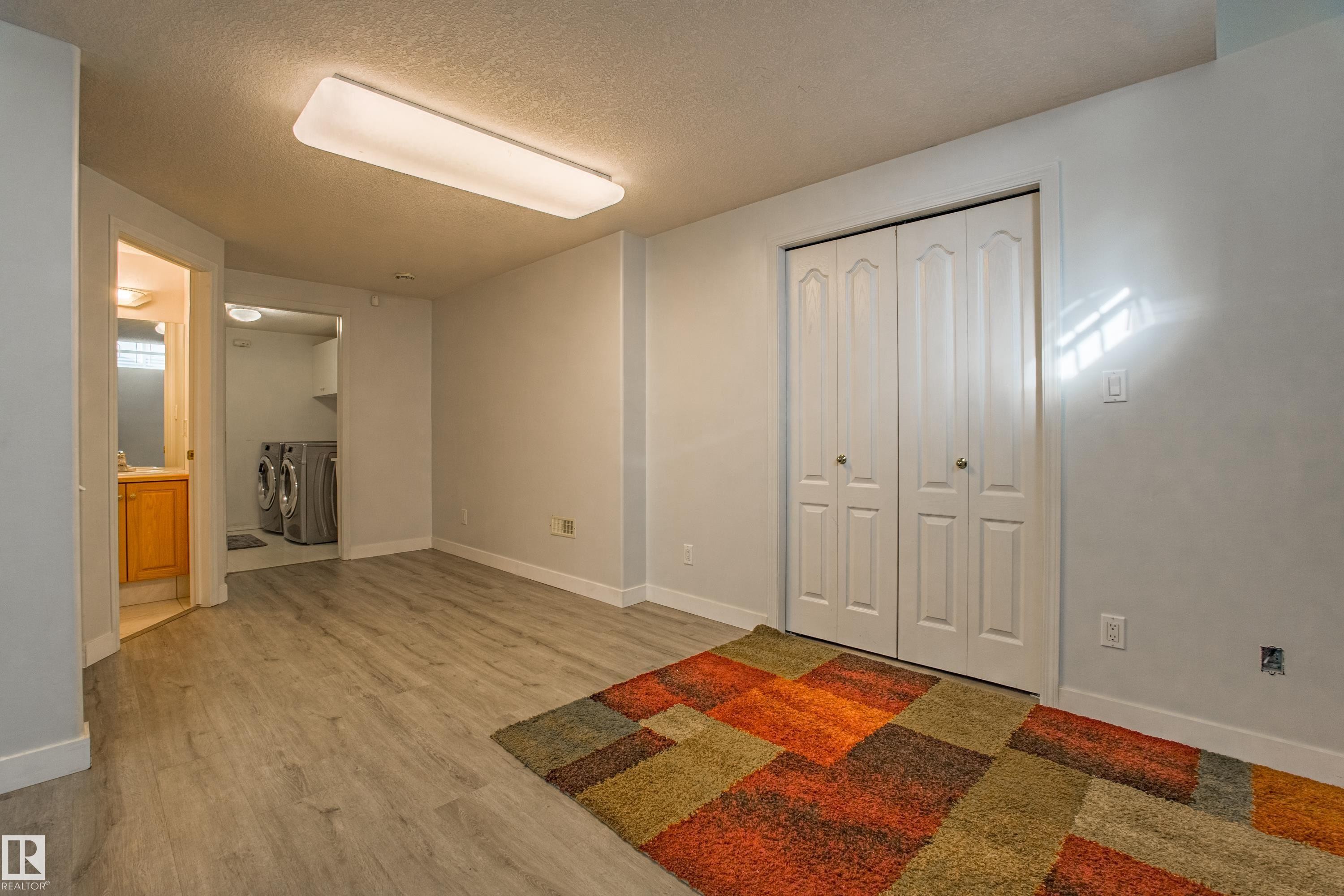 247 Lindsay Crescent, Edmonton, AB - Indoor Photo Showing Other Room