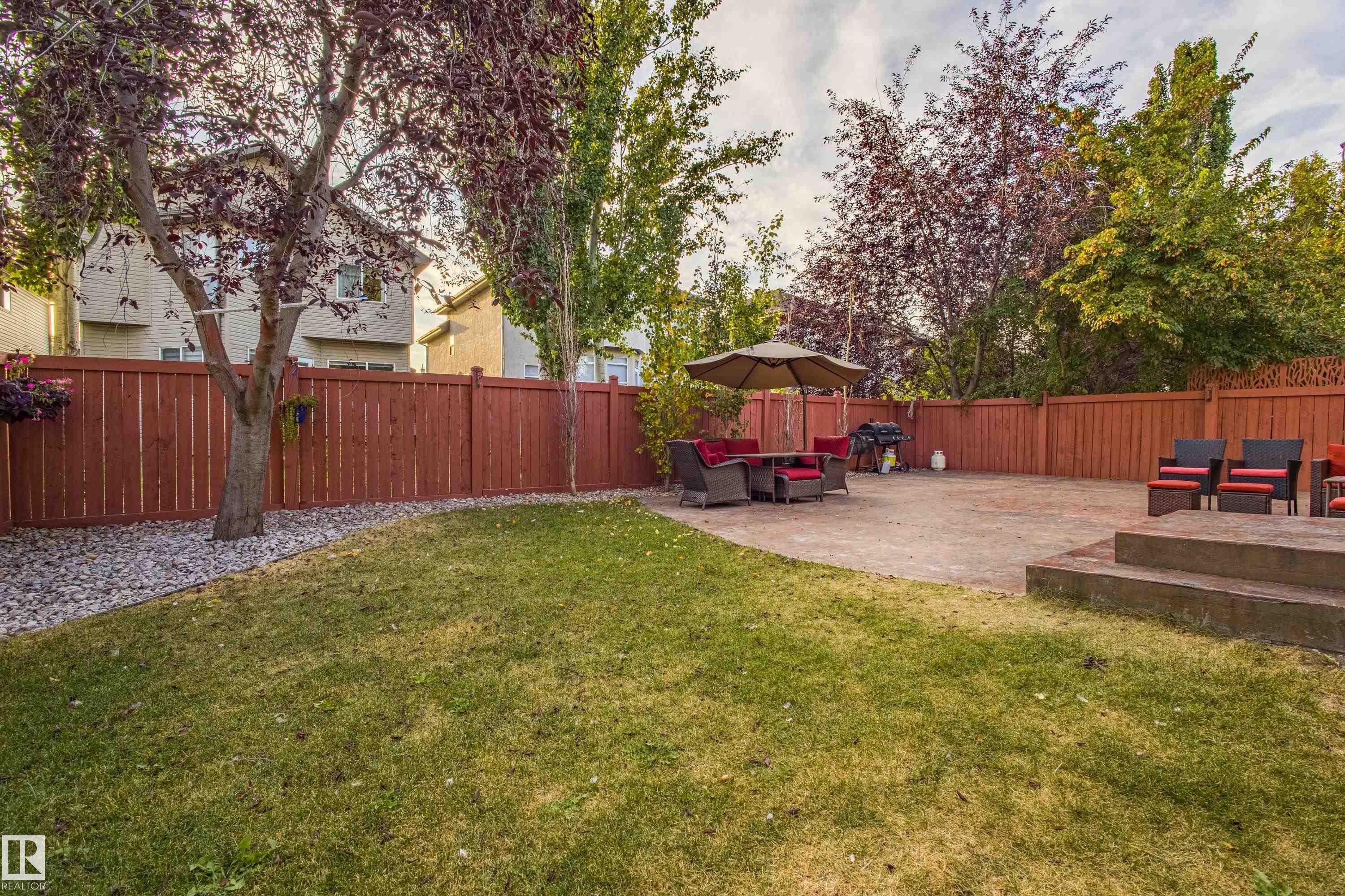 247 Lindsay Crescent, Edmonton, AB - Outdoor With Backyard
