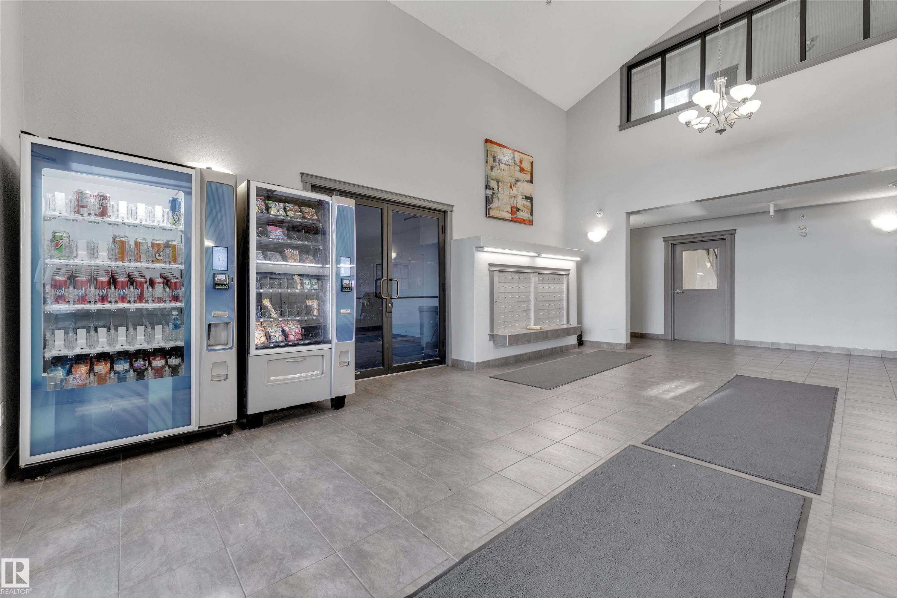 430 111 Edwards Drive, Edmonton, AB - Indoor Photo Showing Other Room