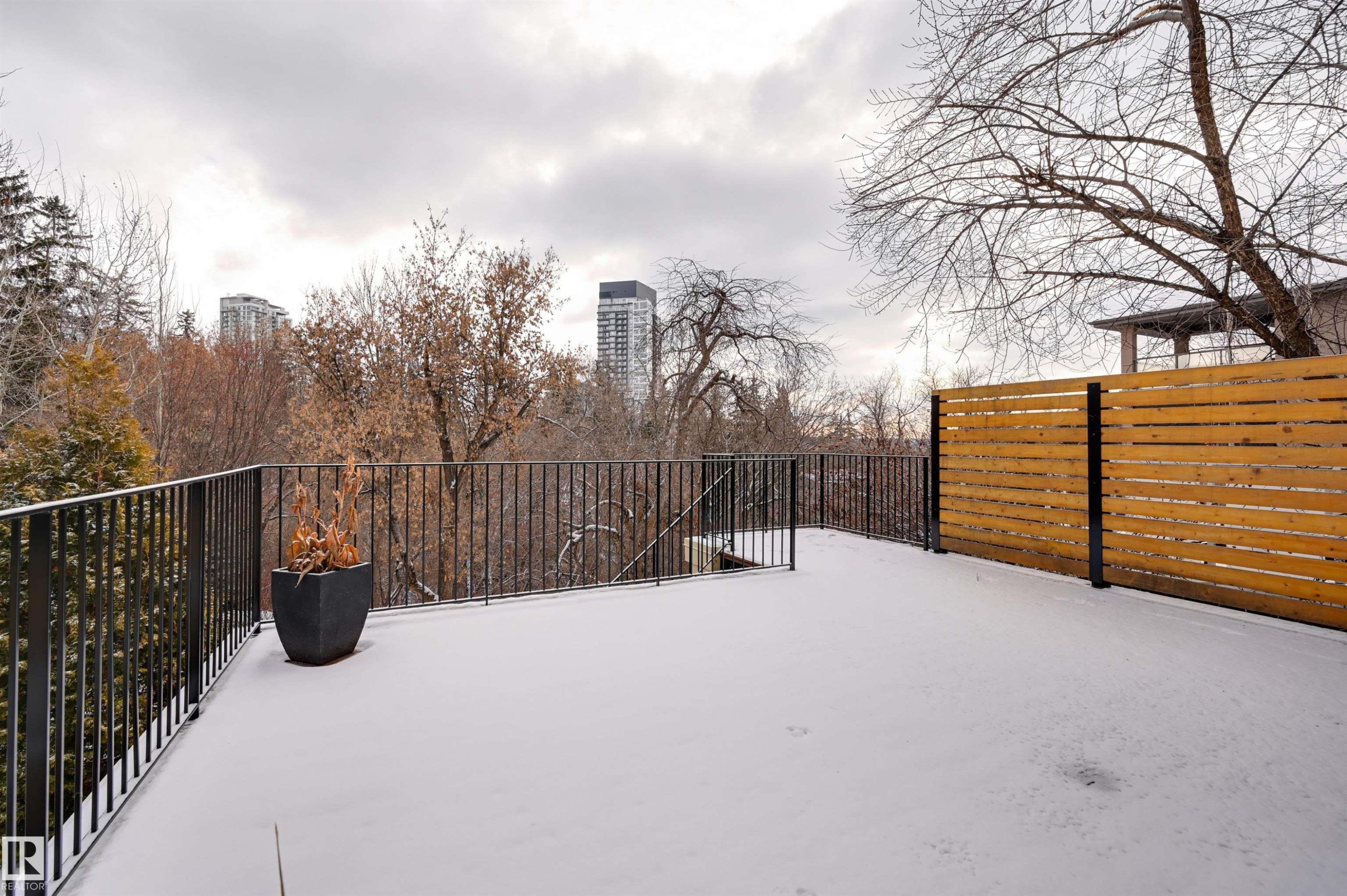 10317 Villa Avenue, Edmonton, AB - Outdoor