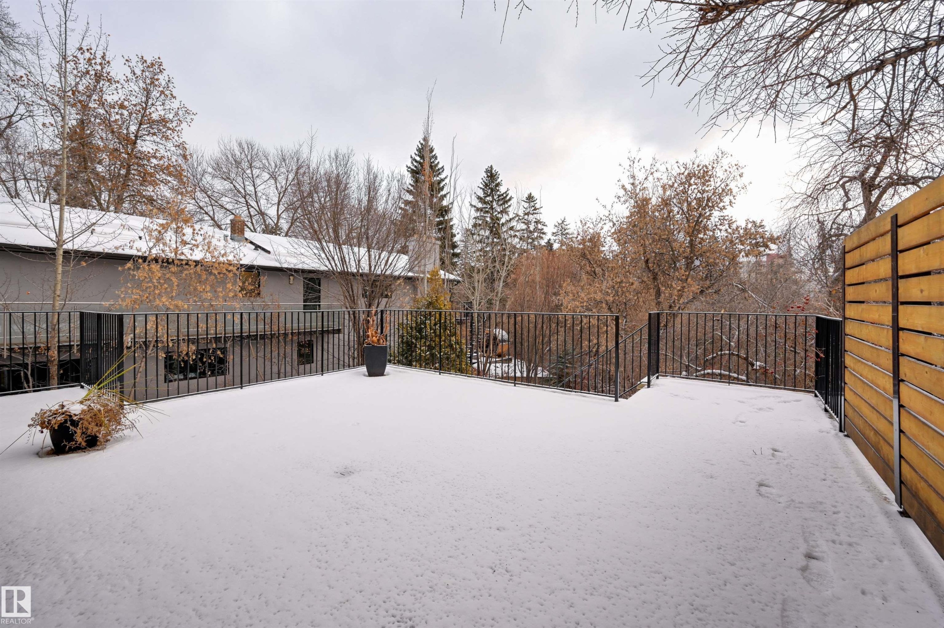 10317 Villa Avenue, Edmonton, AB - Outdoor