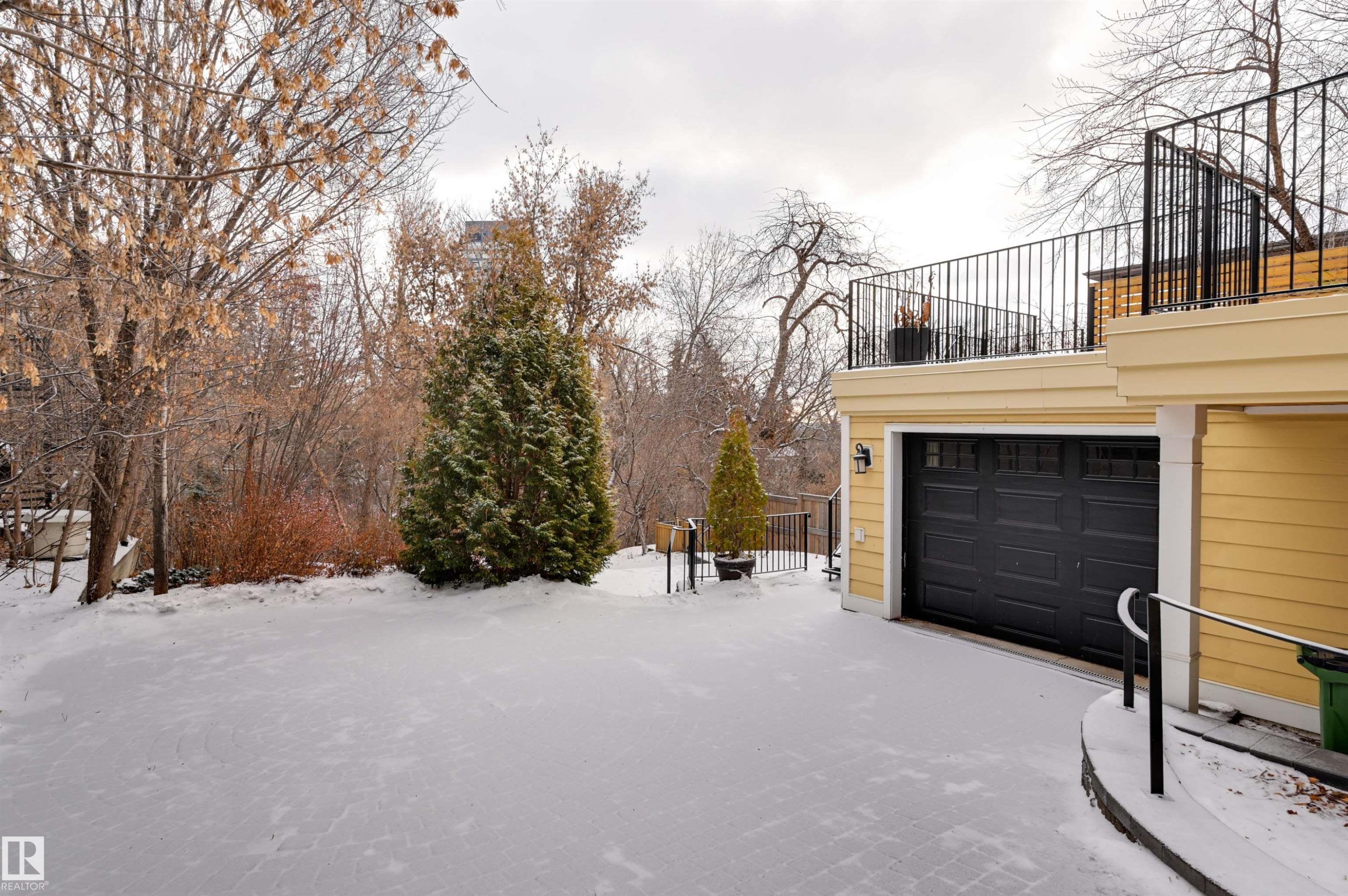 10317 Villa Avenue, Edmonton, AB - Outdoor