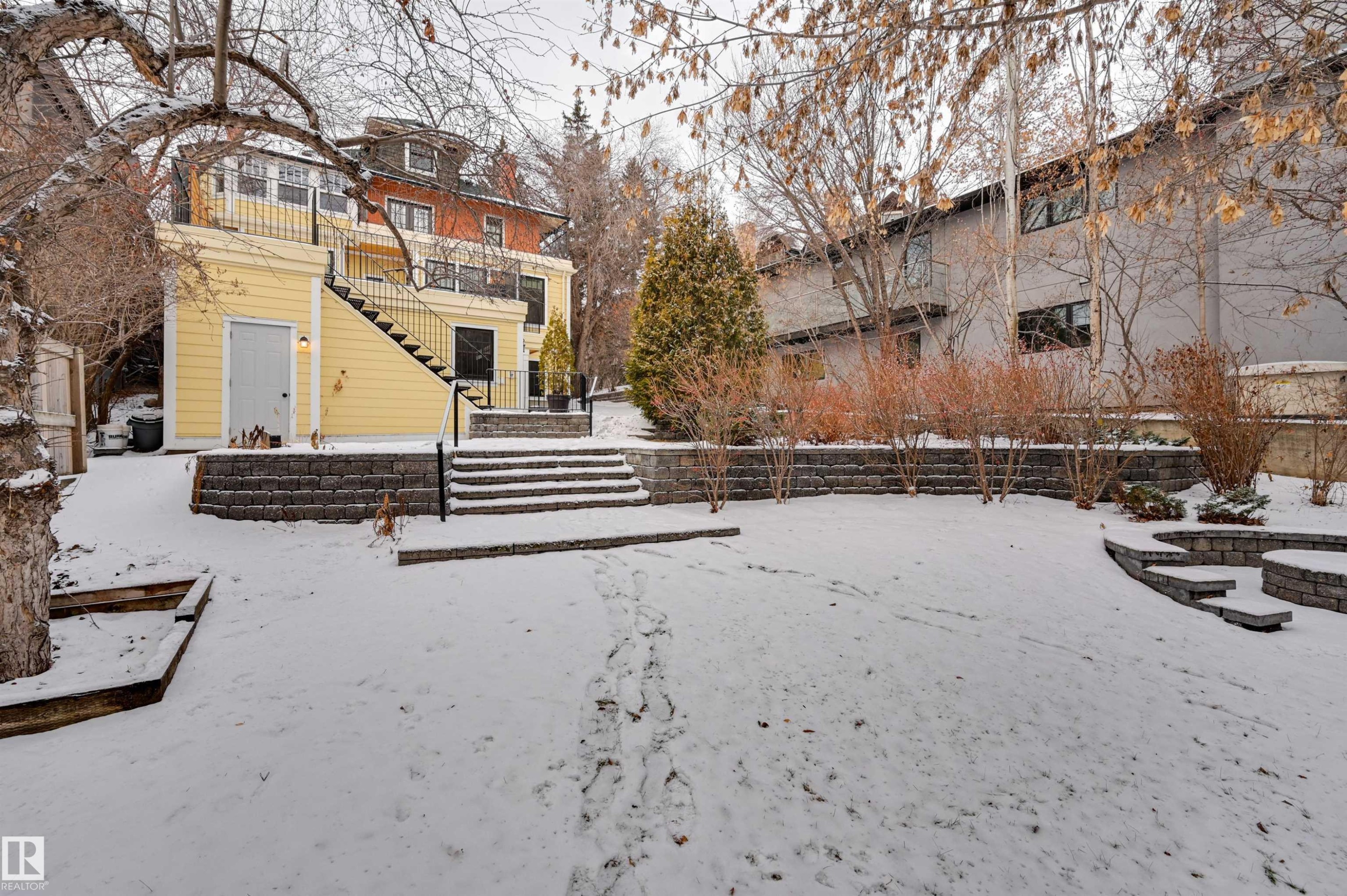 10317 Villa Avenue, Edmonton, AB - Outdoor