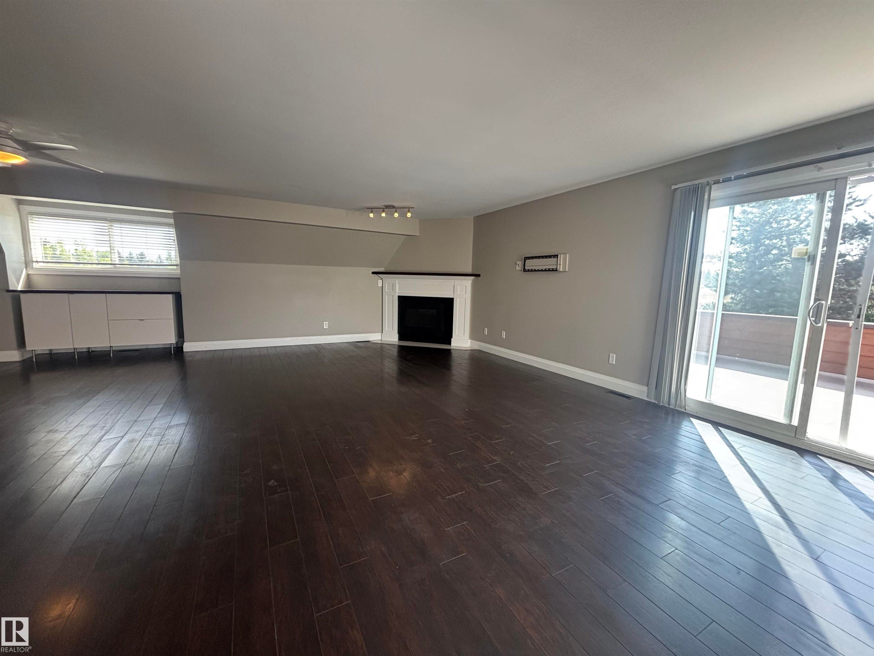 5979 40 Avenue, Edmonton, AB - Indoor