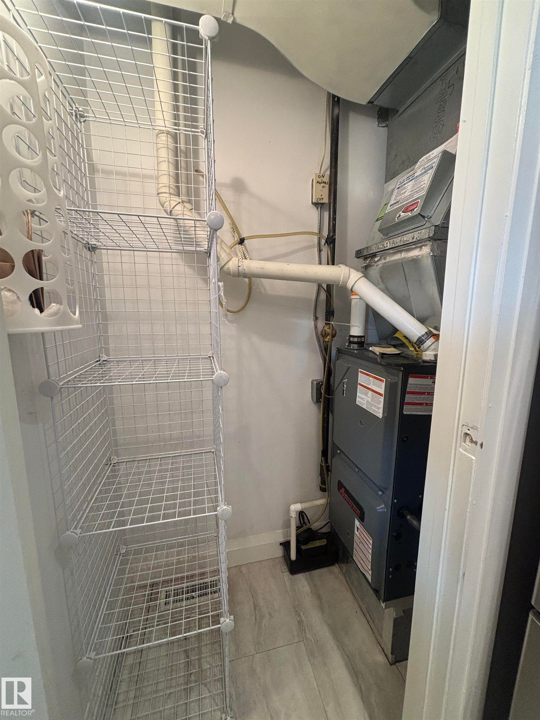 5979 40 Avenue, Edmonton, AB - Indoor