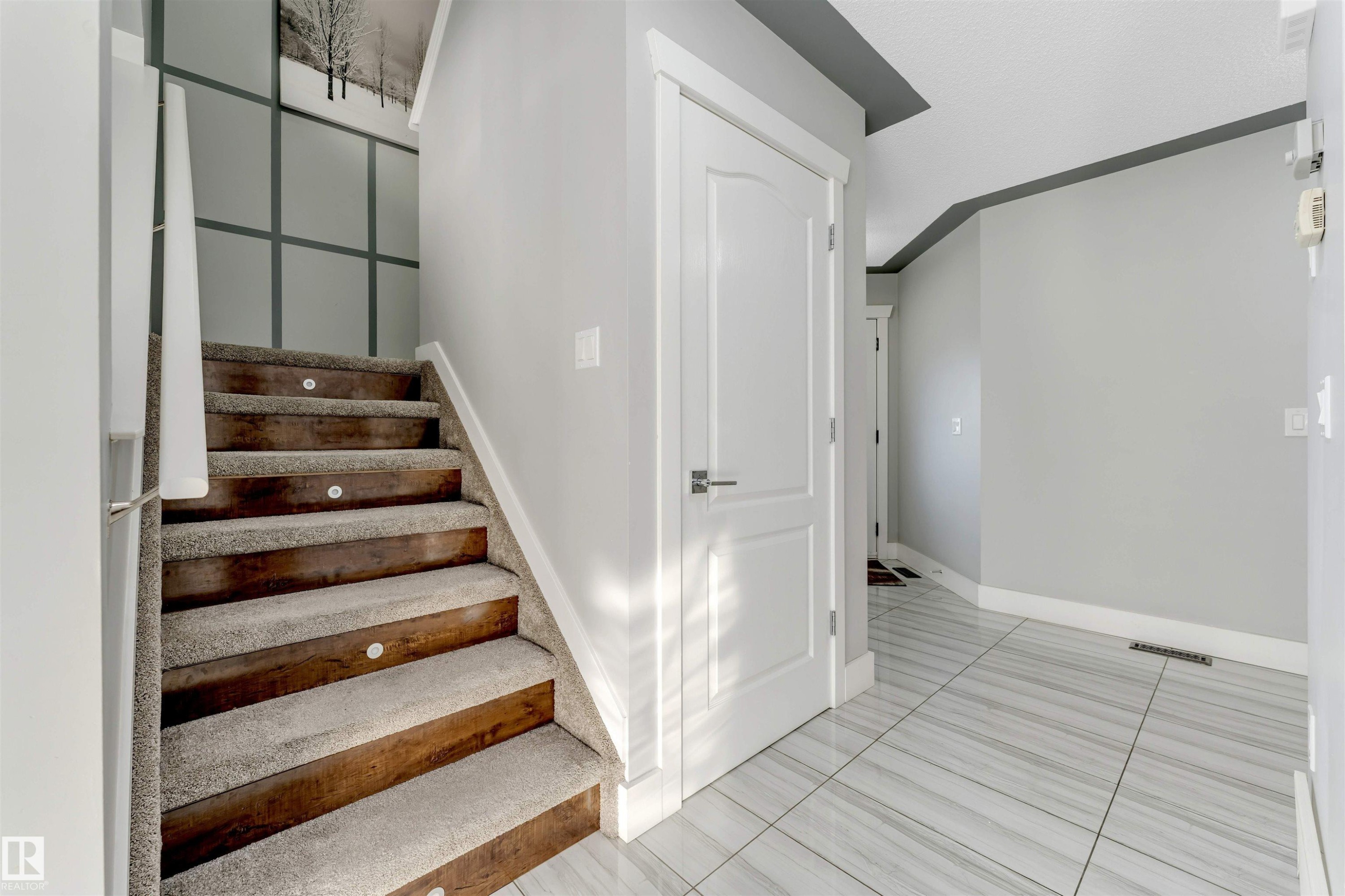 3363 16B Avenue, Edmonton, AB - Indoor Photo Showing Other Room