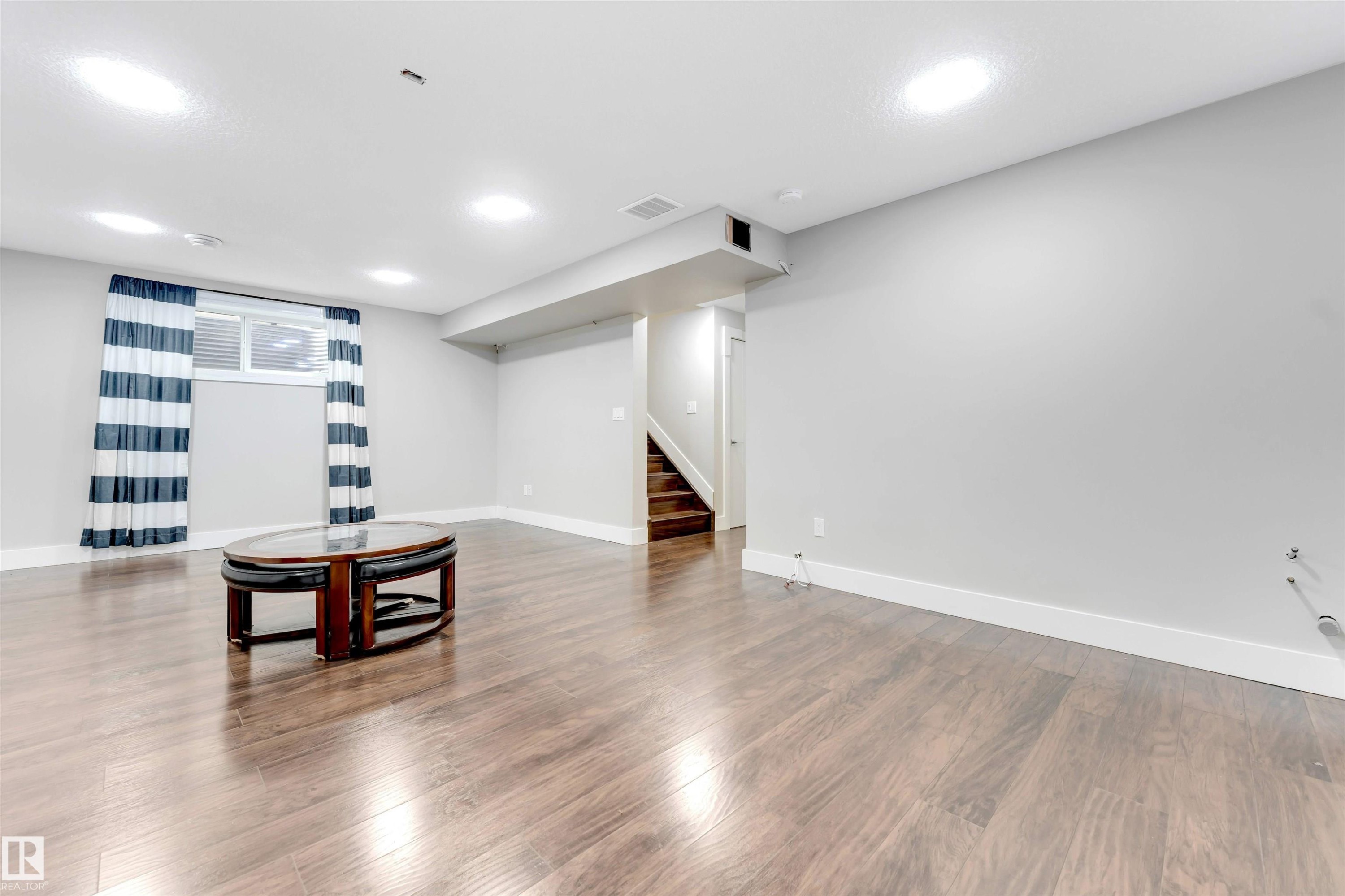 3363 16B Avenue, Edmonton, AB - Indoor