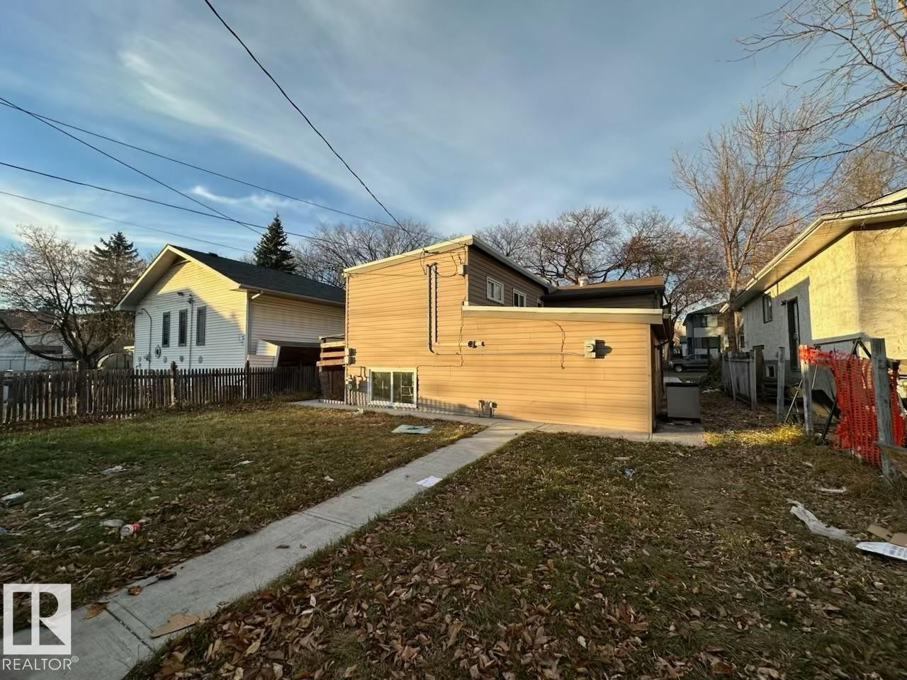 9130 83 Avenue, Edmonton, AB - Outdoor