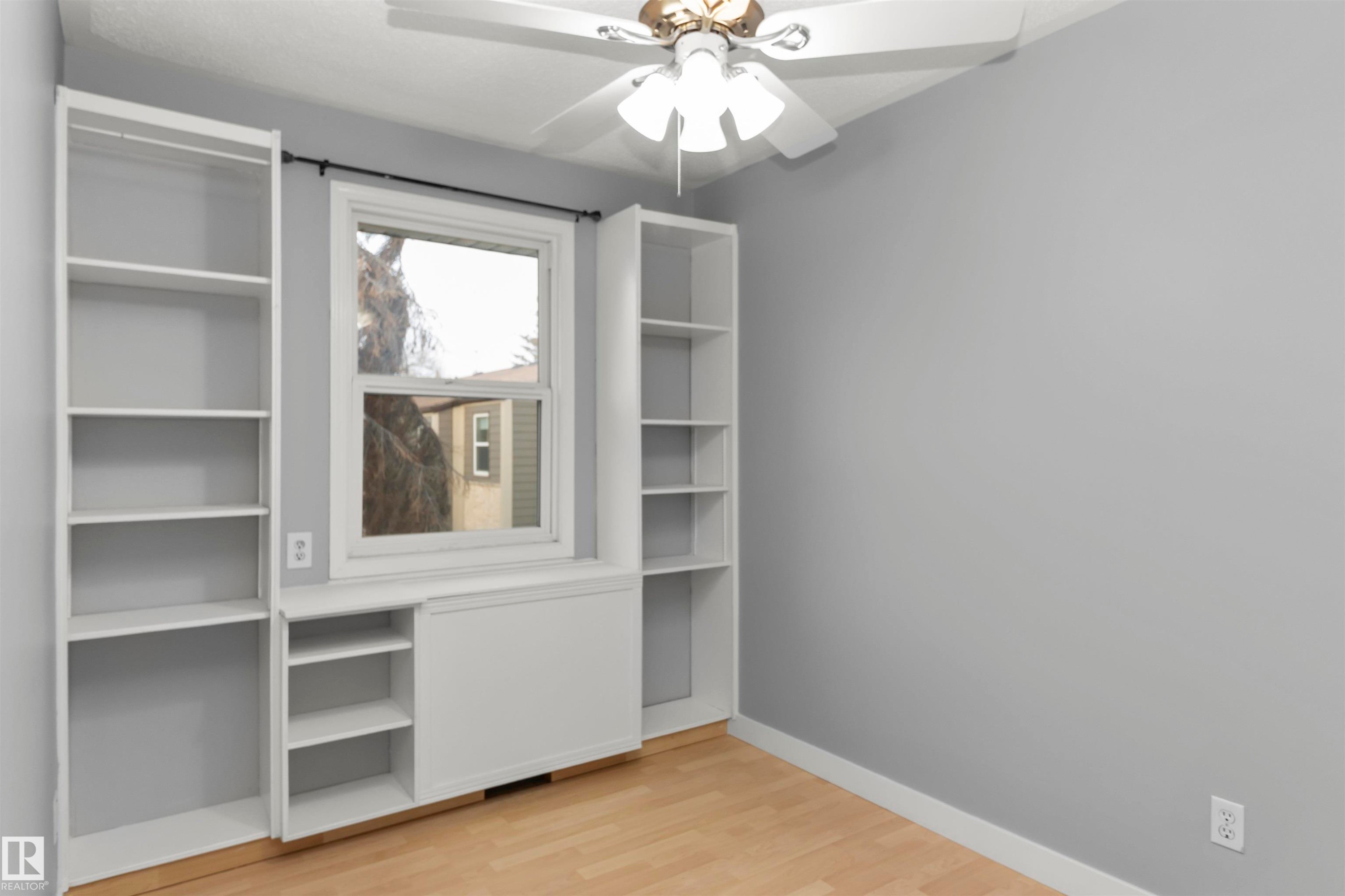 18 Willowdale Place, Edmonton, AB - Indoor