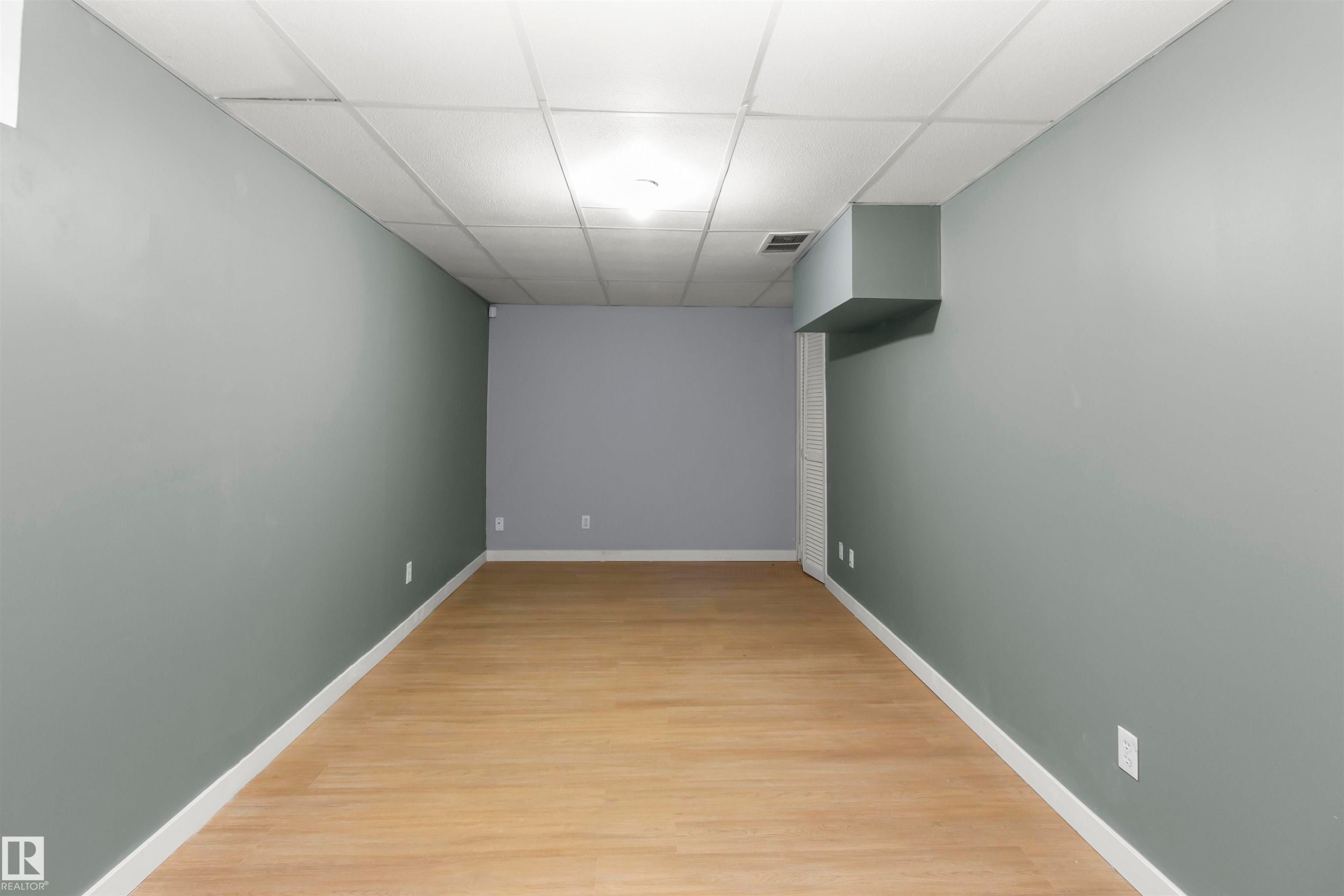 18 Willowdale Place, Edmonton, AB - Indoor Photo Showing Other Room