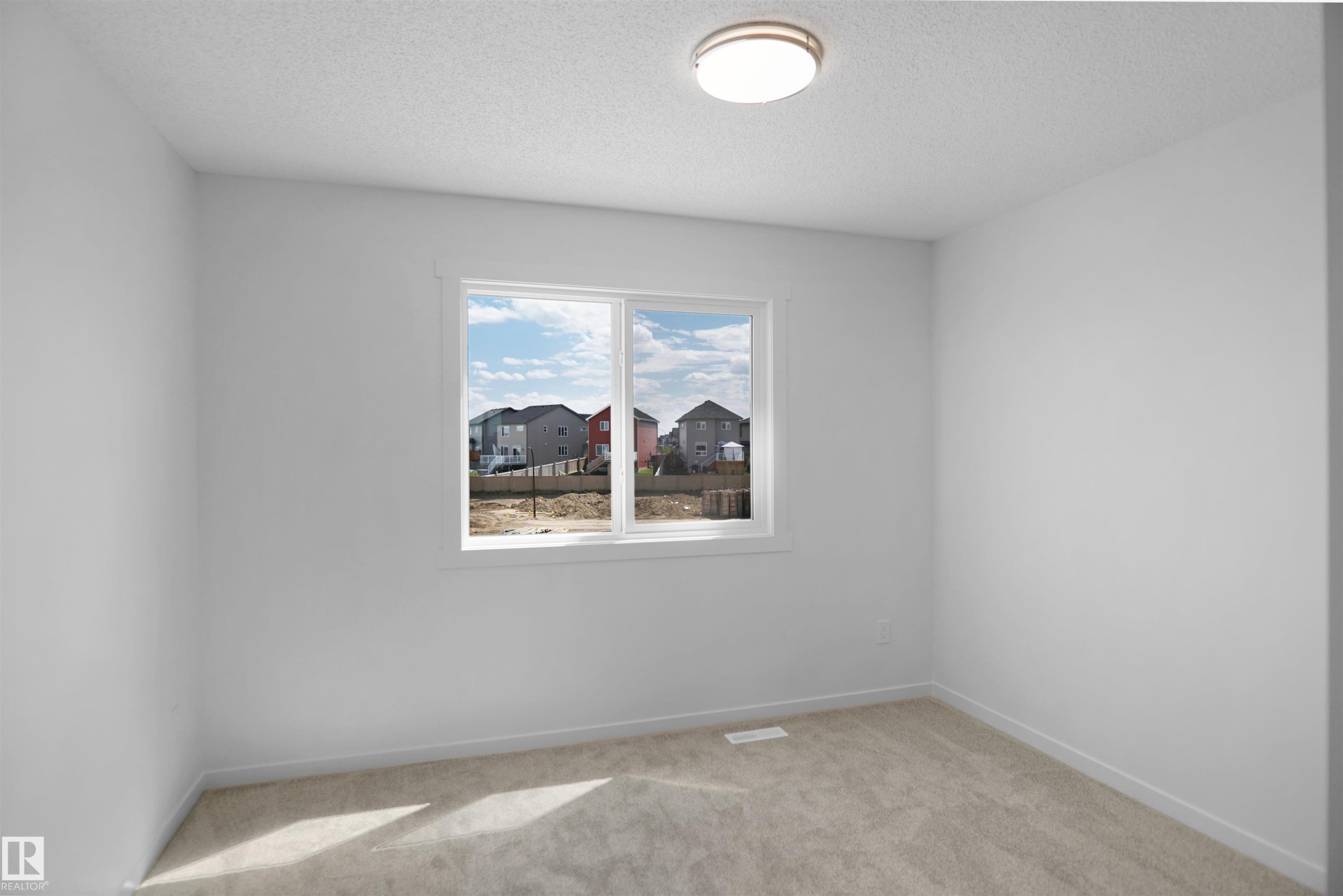 100 3705 141 Street, Edmonton, AB - Indoor Photo Showing Other Room