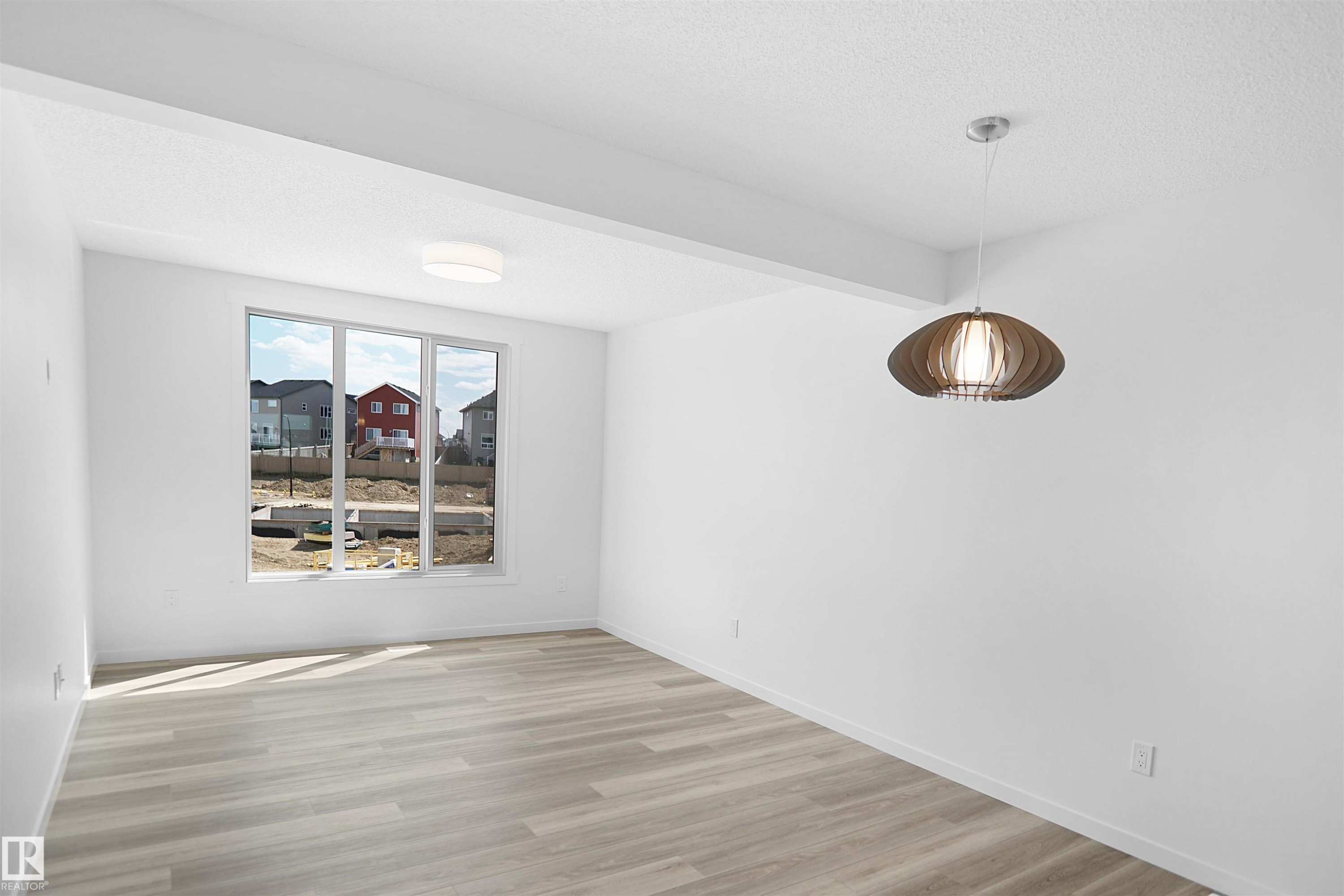 100 3705 141 Street, Edmonton, AB - Indoor Photo Showing Other Room