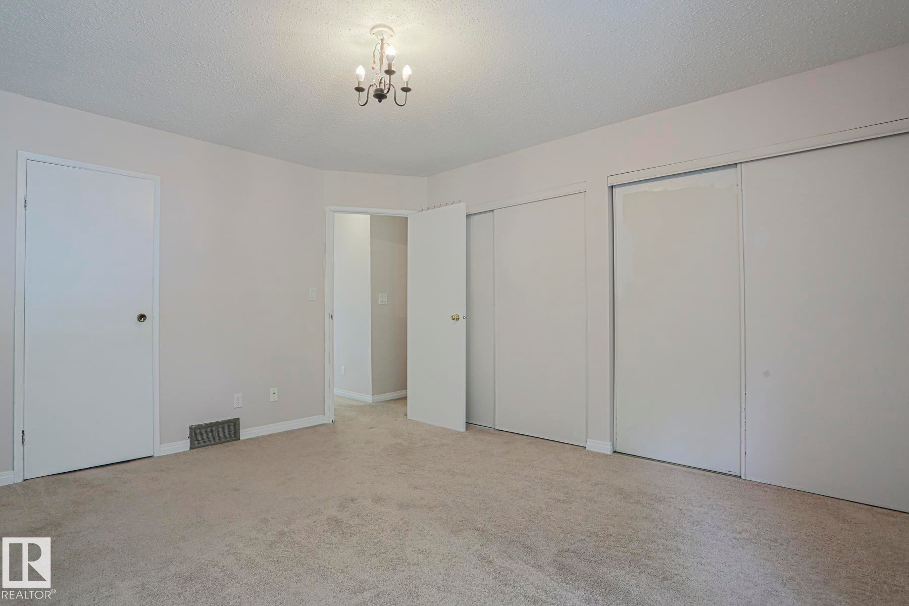 606 Saddleback Road, Edmonton, AB - Indoor Photo Showing Other Room