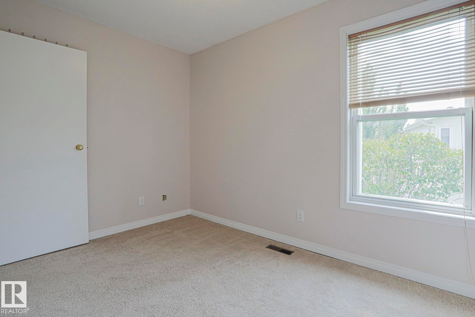 Second bedroom - 606 Saddleback Road, Edmonton, AB - Indoor Photo Showing Other Room