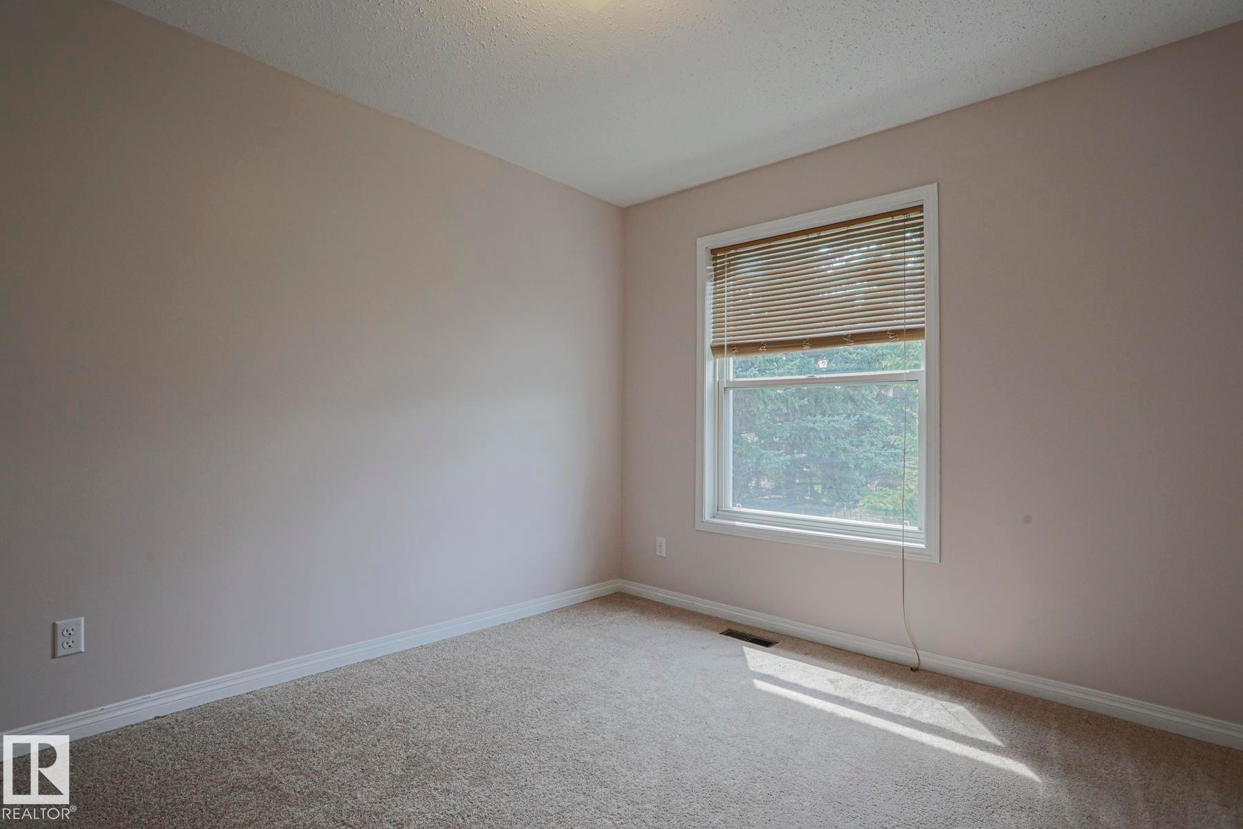 606 Saddleback Road, Edmonton, AB - Indoor Photo Showing Other Room