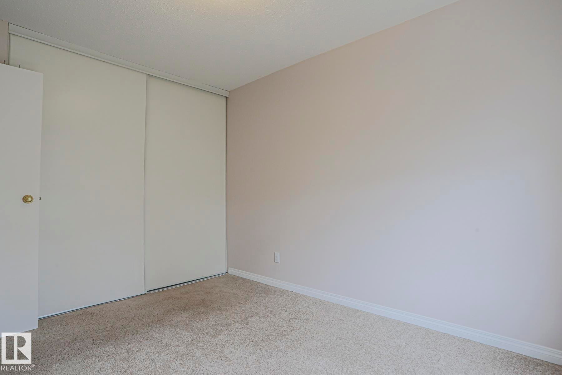 606 Saddleback Road, Edmonton, AB - Indoor Photo Showing Other Room