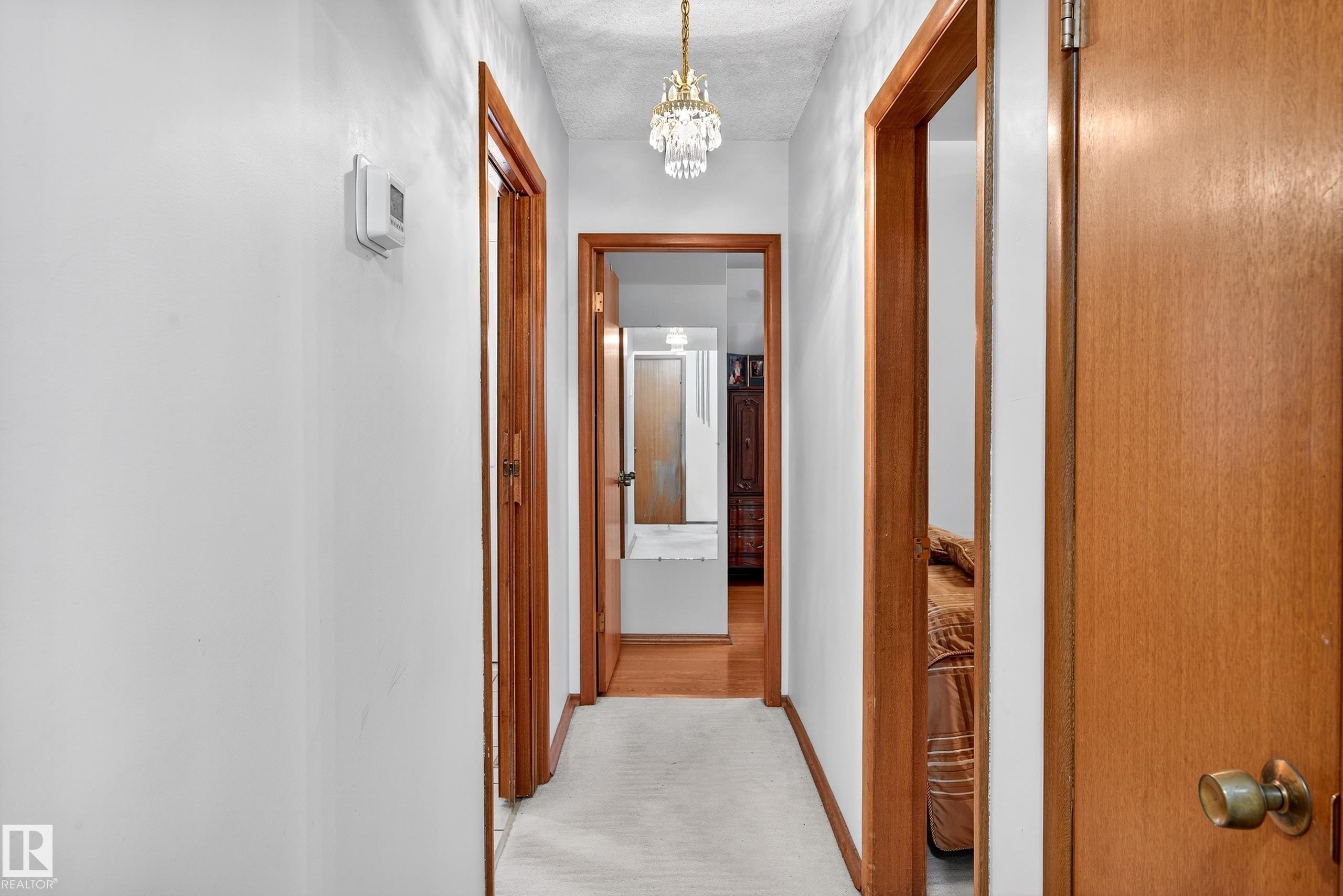 5607 97 Avenue, Edmonton, AB - Indoor